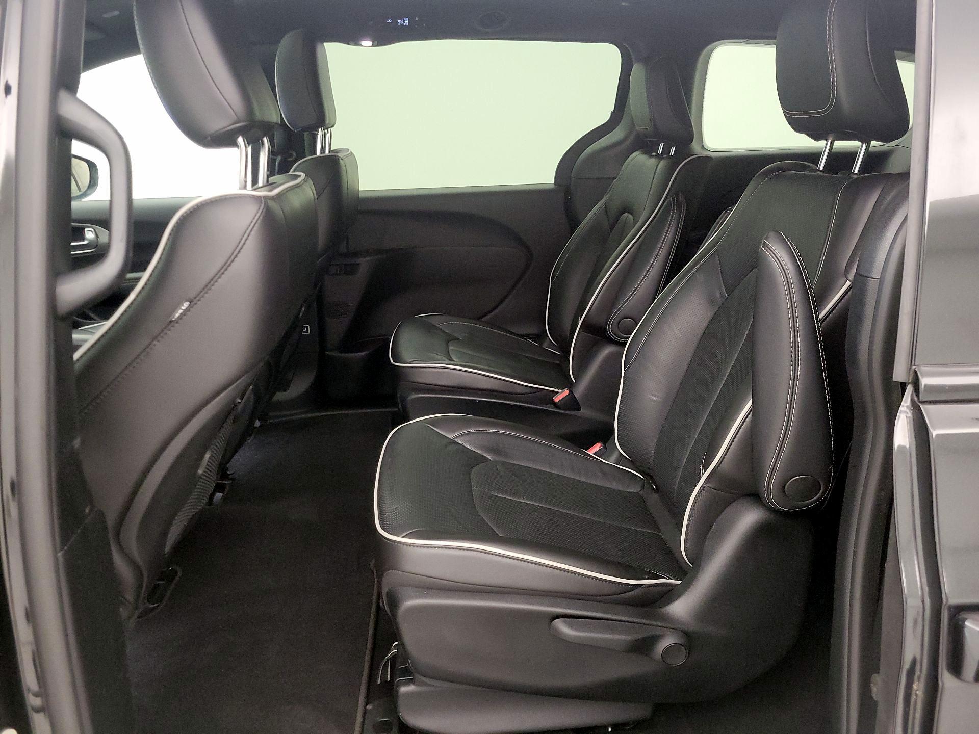 Thumbnail: 2022 Chrysler Pacifica - 20