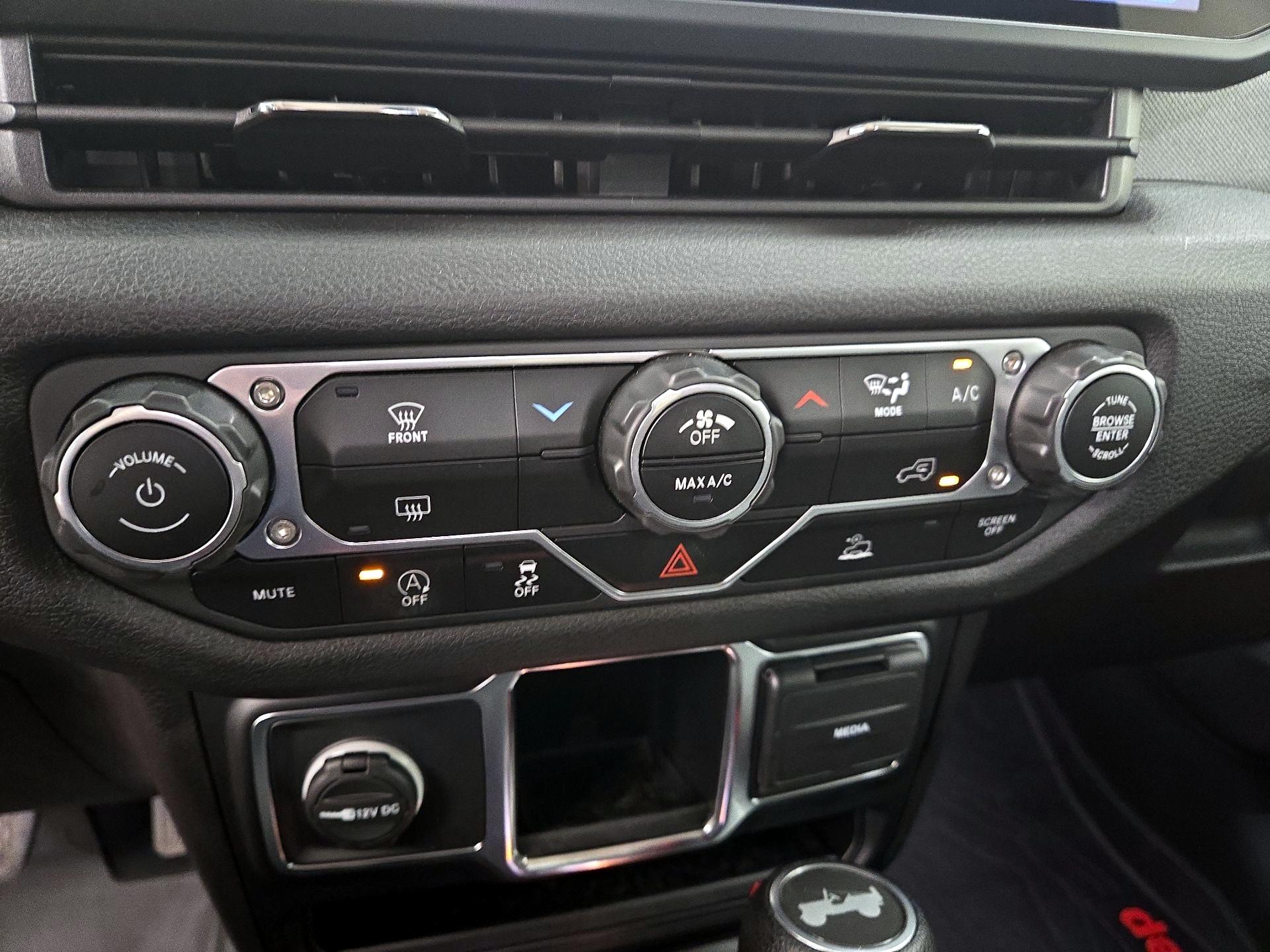 Thumbnail: 2024 Jeep Wrangler - 16
