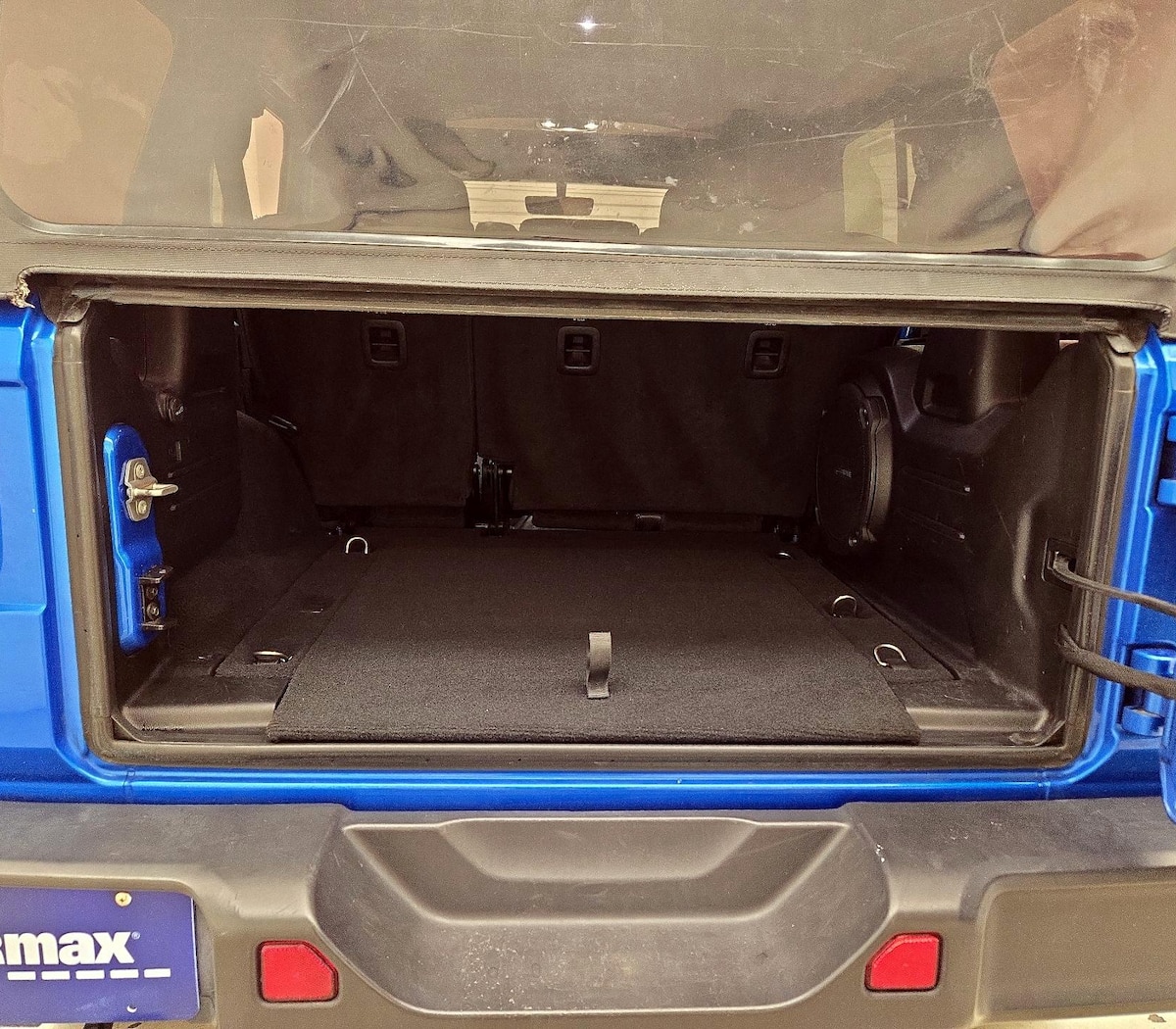 Trunk/Cargo (Seats Up)
