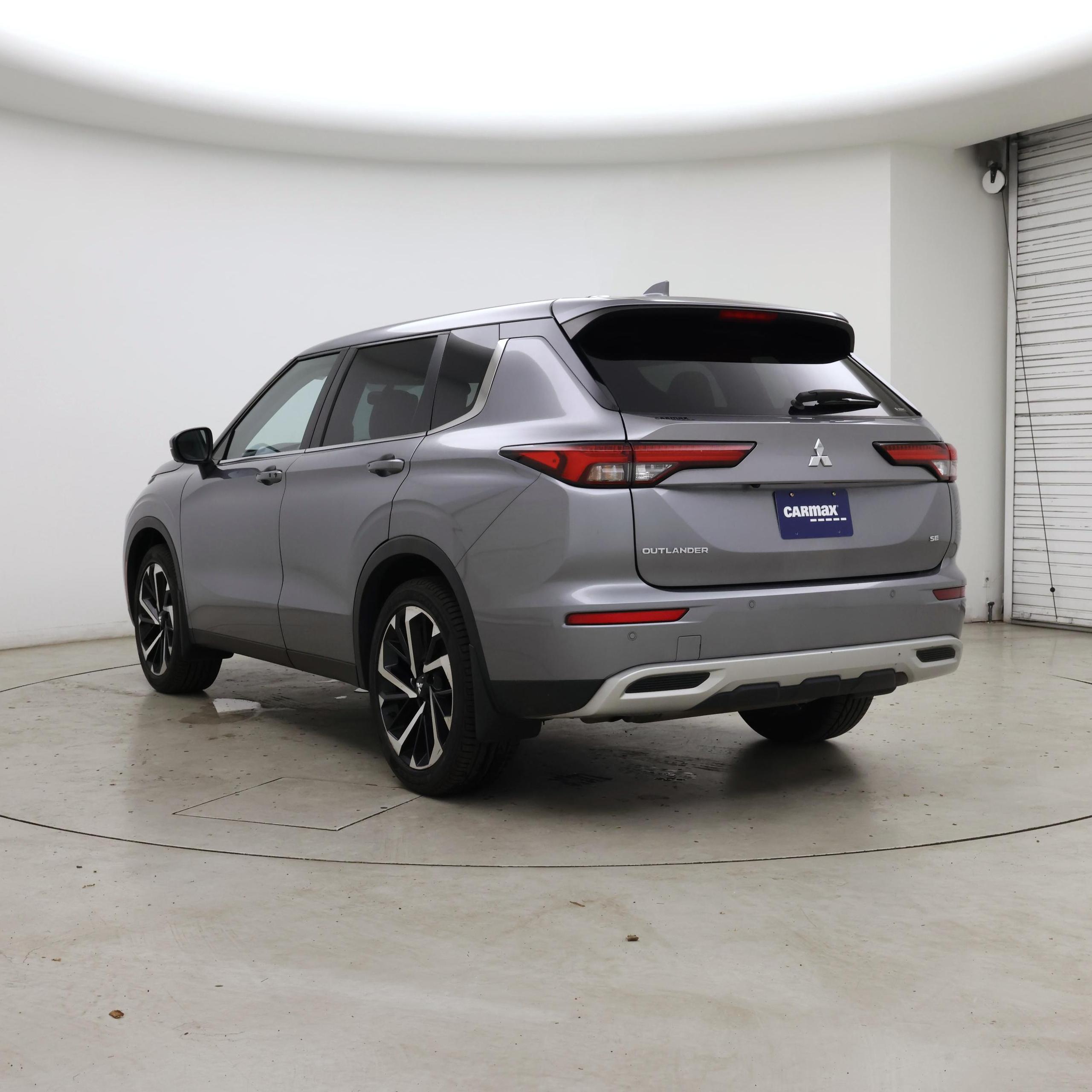 Thumbnail: 2023 Mitsubishi Outlander - 2