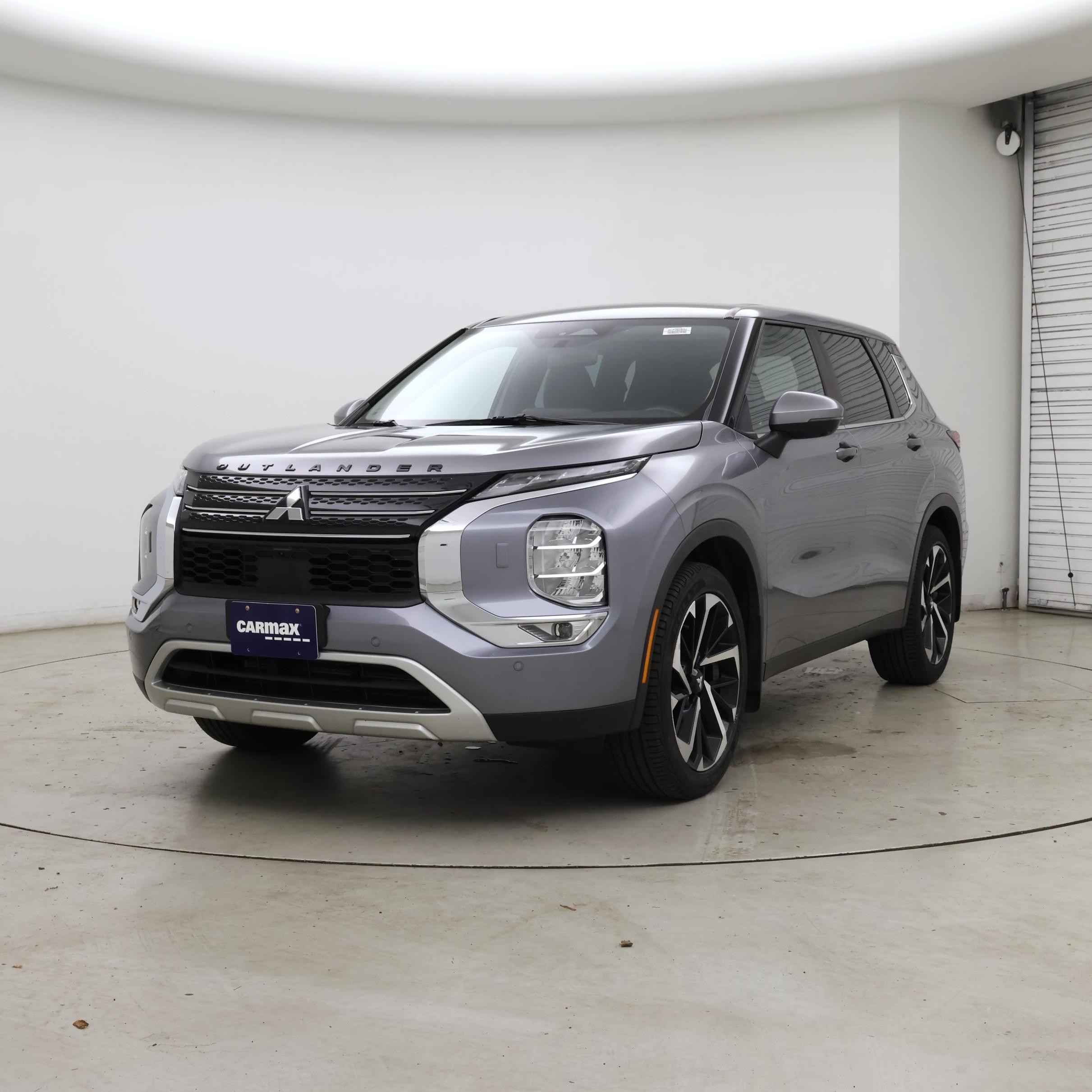 Thumbnail: 2023 Mitsubishi Outlander - 4
