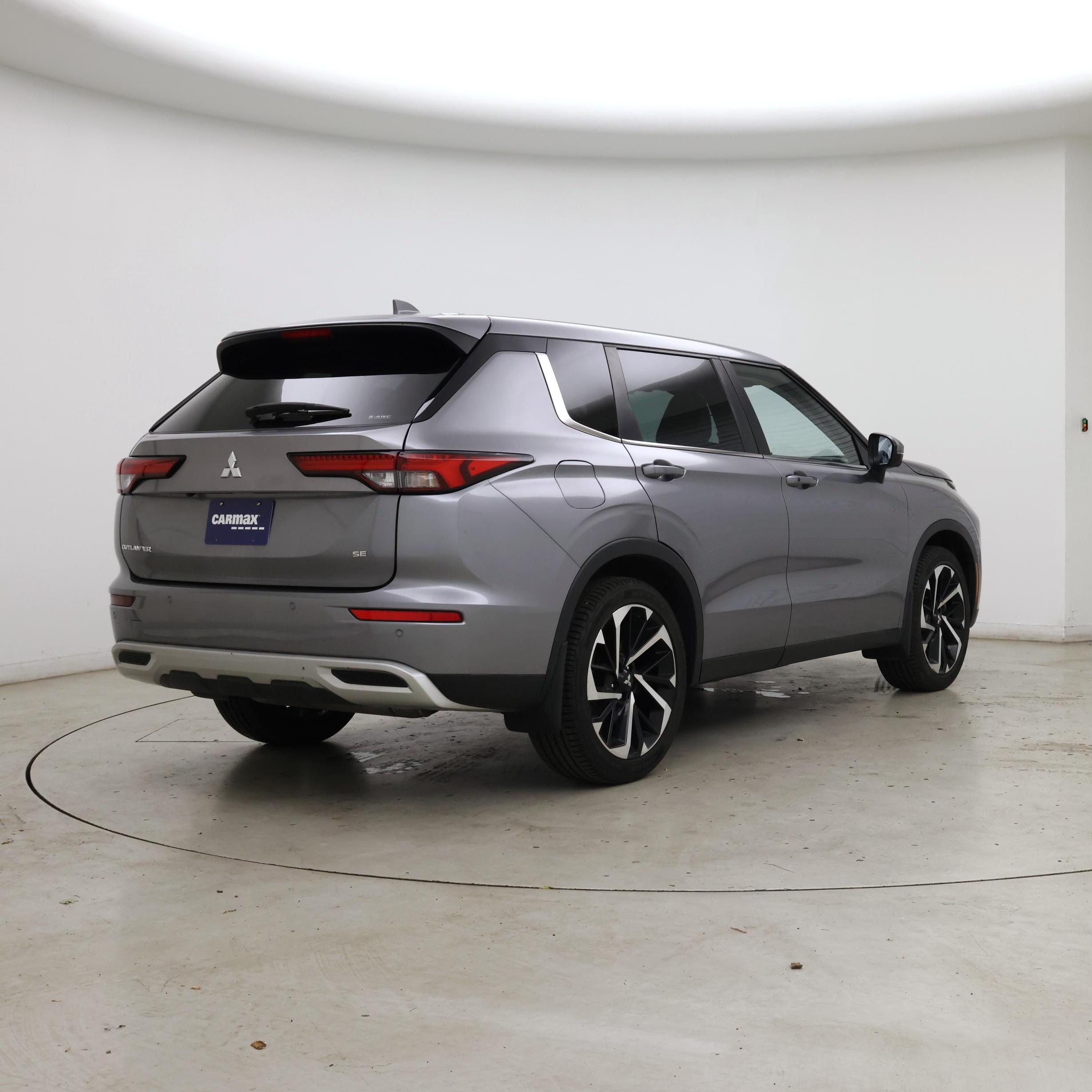 Thumbnail: 2023 Mitsubishi Outlander - 8