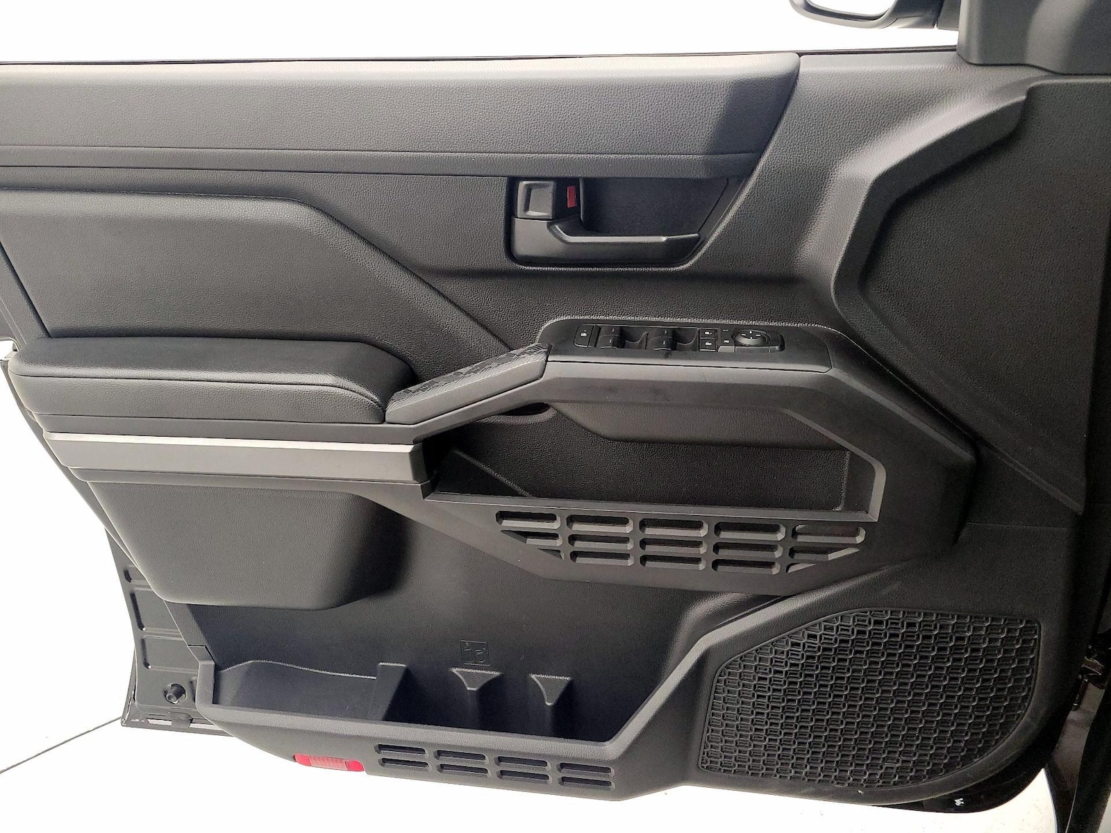 2024 Toyota Tacoma SR5 - Photo 13