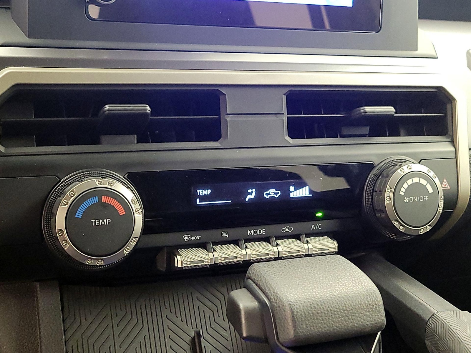 2024 Toyota Tacoma SR5 - Photo 17