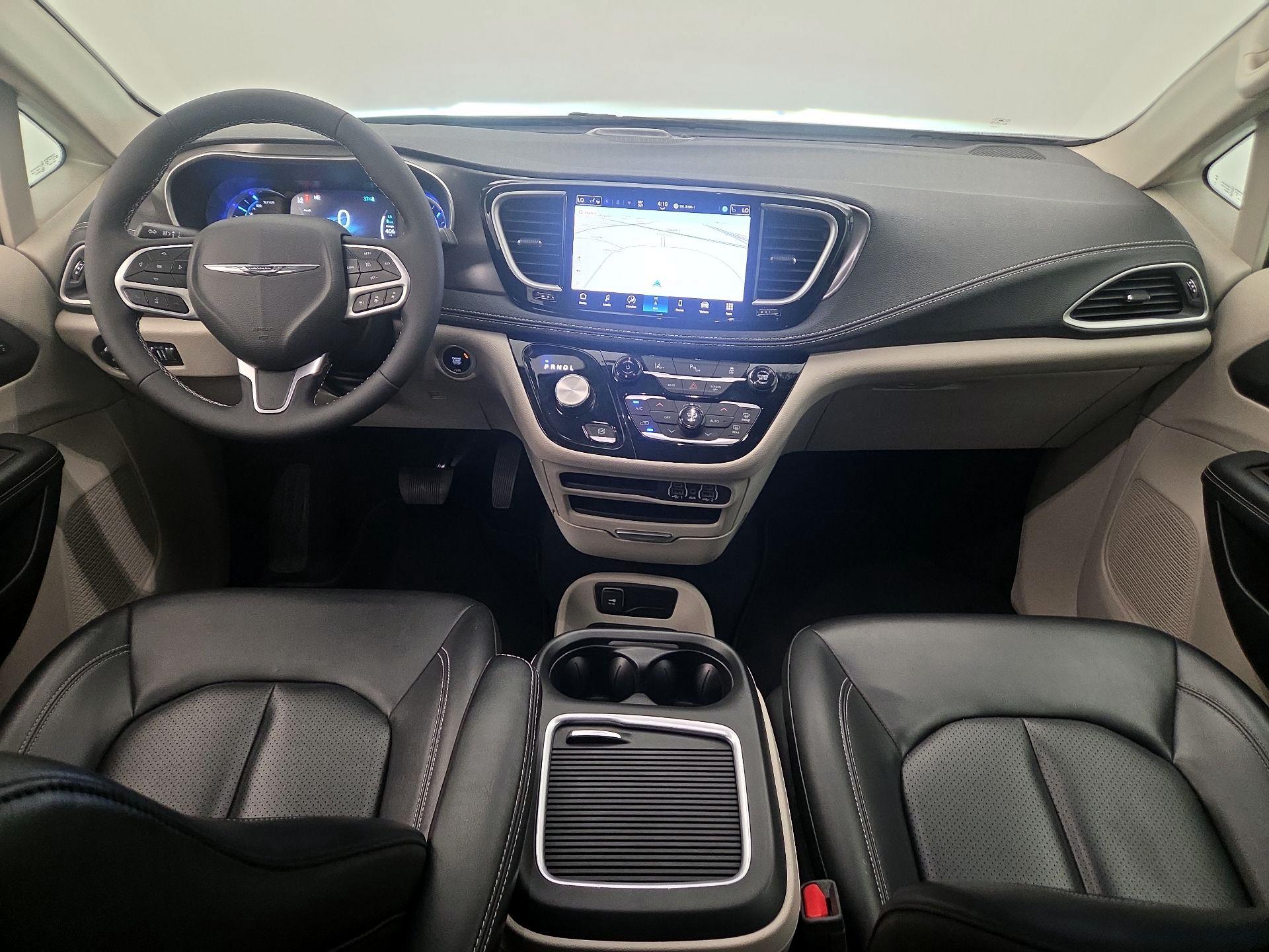 Thumbnail: 2024 Chrysler Pacifica - 9