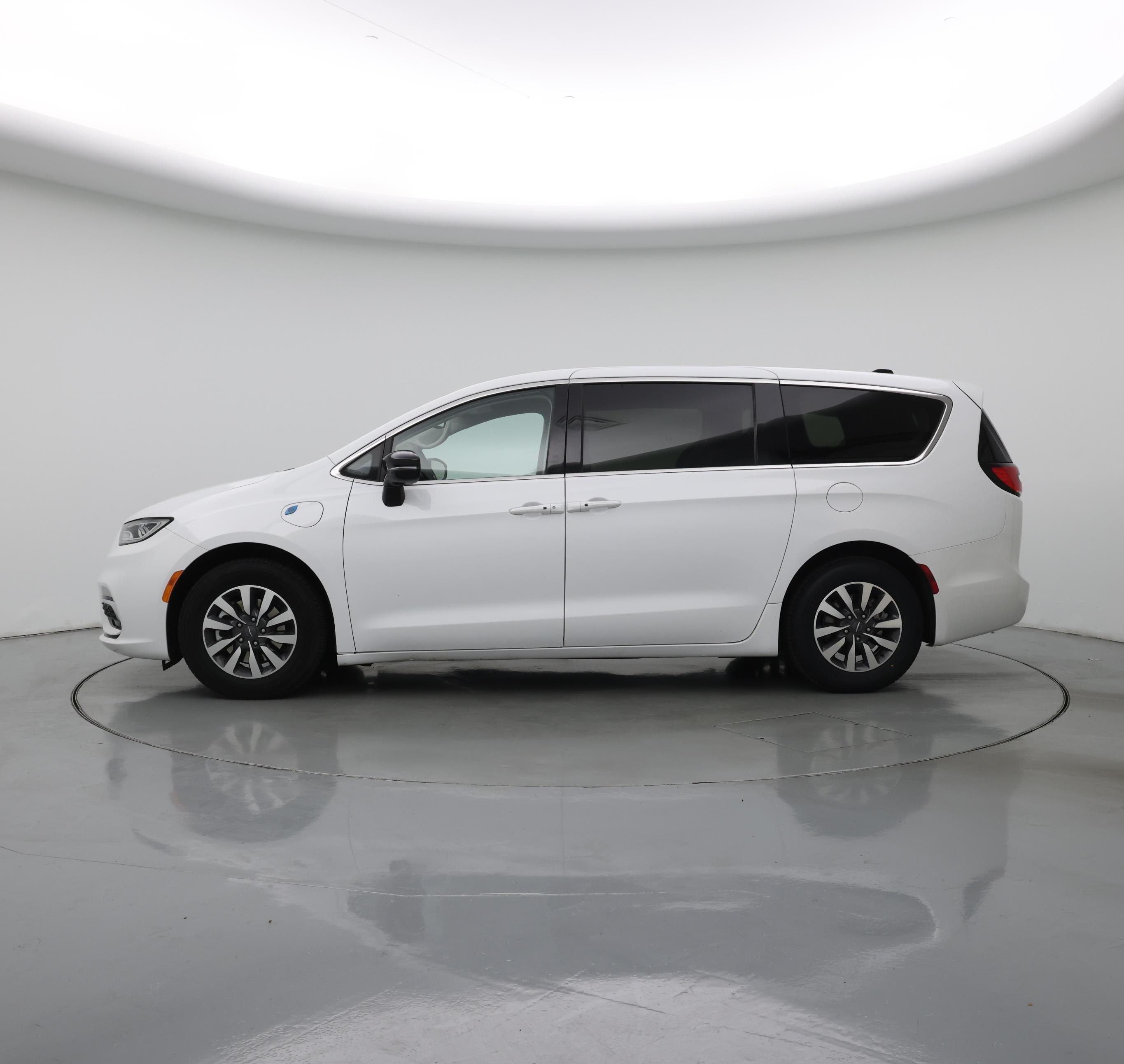 Thumbnail: 2024 Chrysler Pacifica - 3