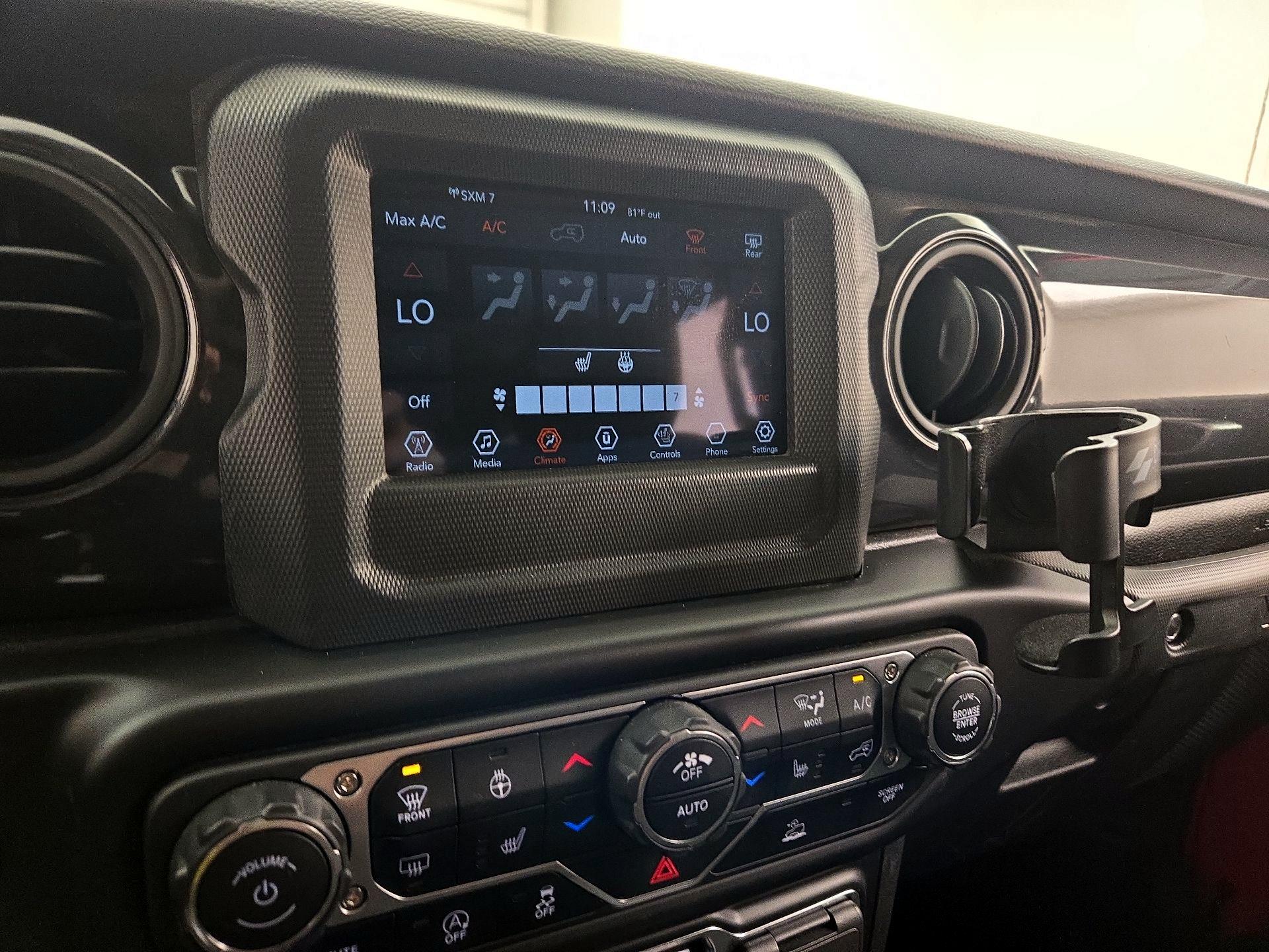 Thumbnail: 2022 Jeep Wrangler - 15