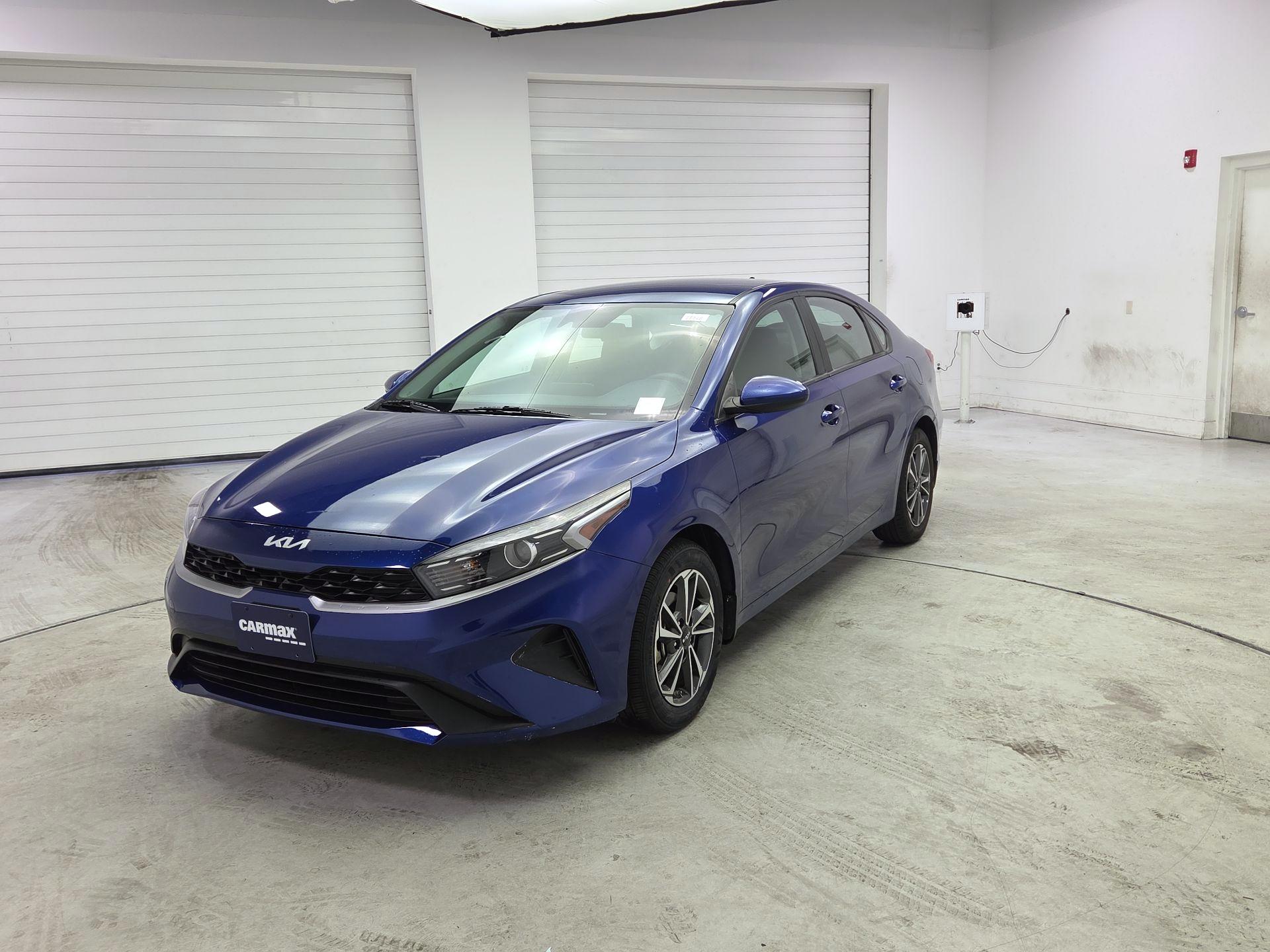 Thumbnail: 2023 Kia Forte - 3