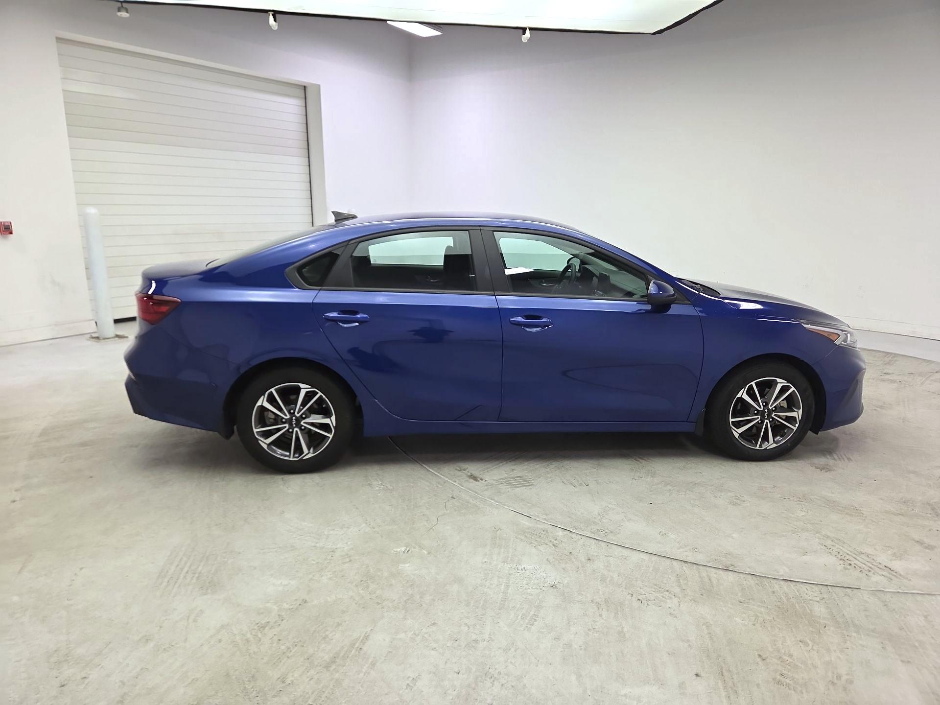 Thumbnail: 2023 Kia Forte - 4