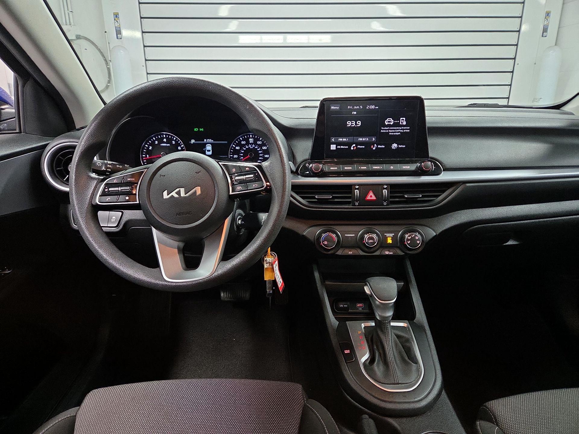Thumbnail: 2023 Kia Forte - 8