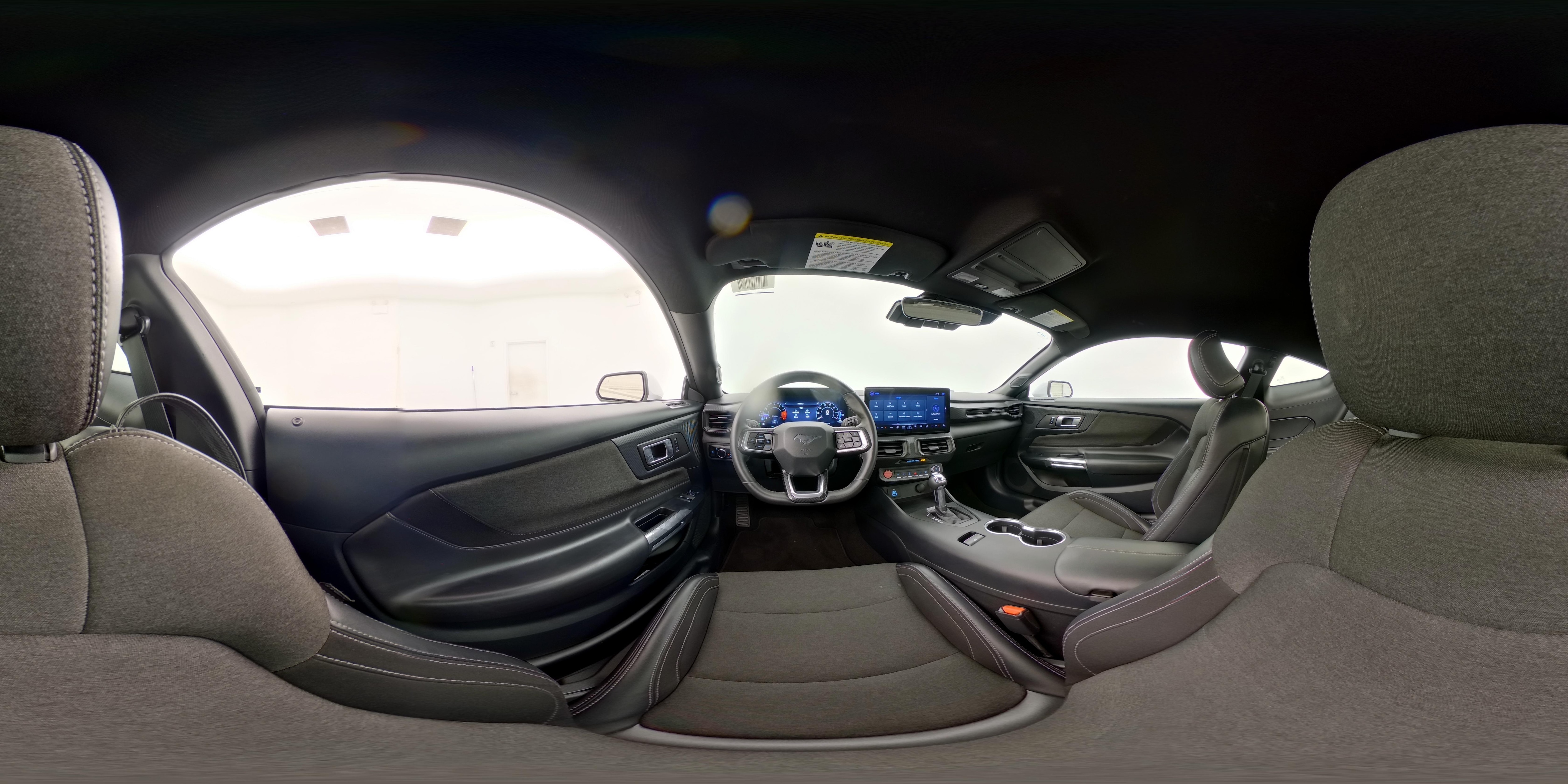 2024 Ford Mustang EcoBoost - Photo 25