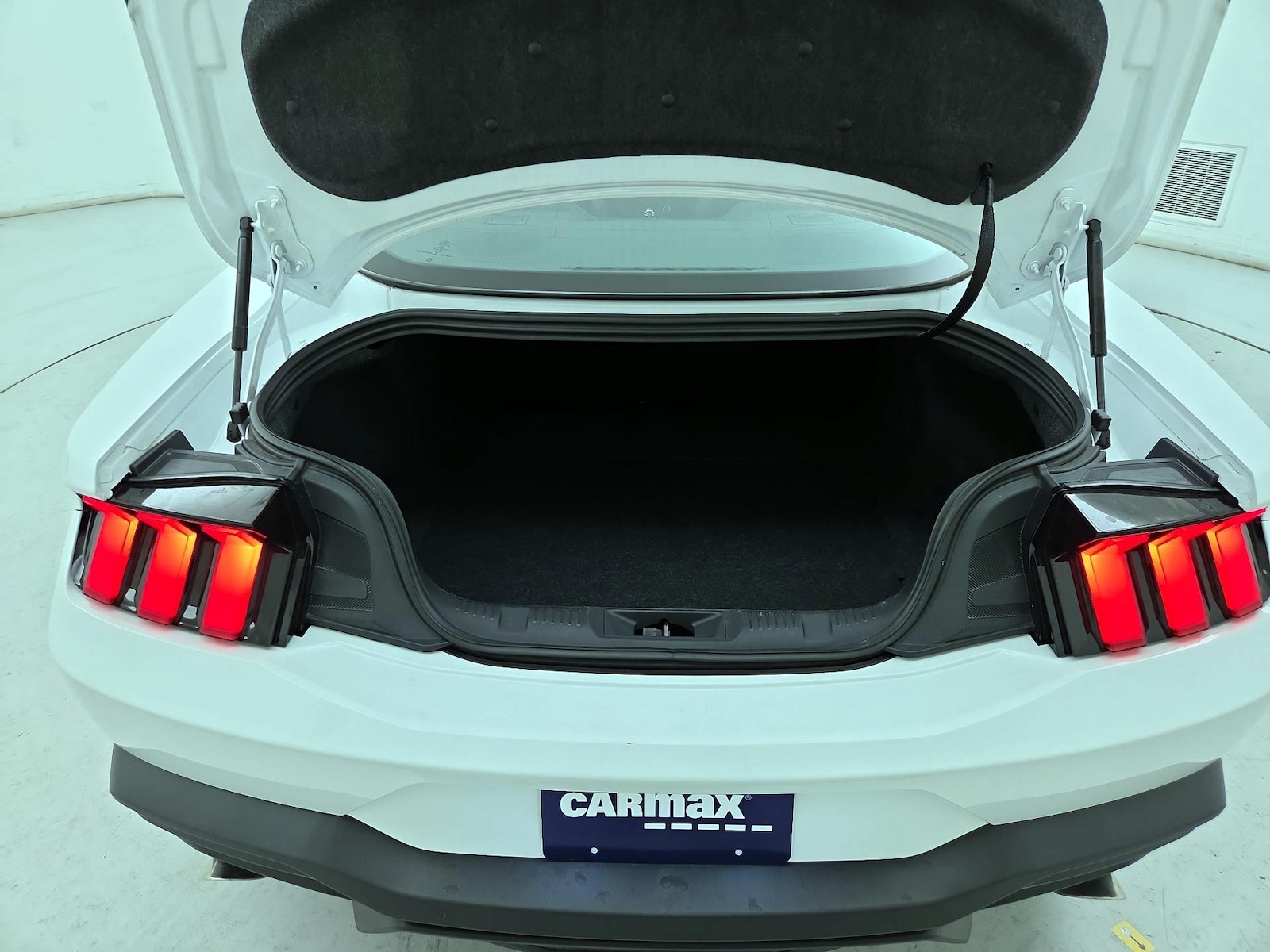 2024 Ford Mustang EcoBoost - Photo 21
