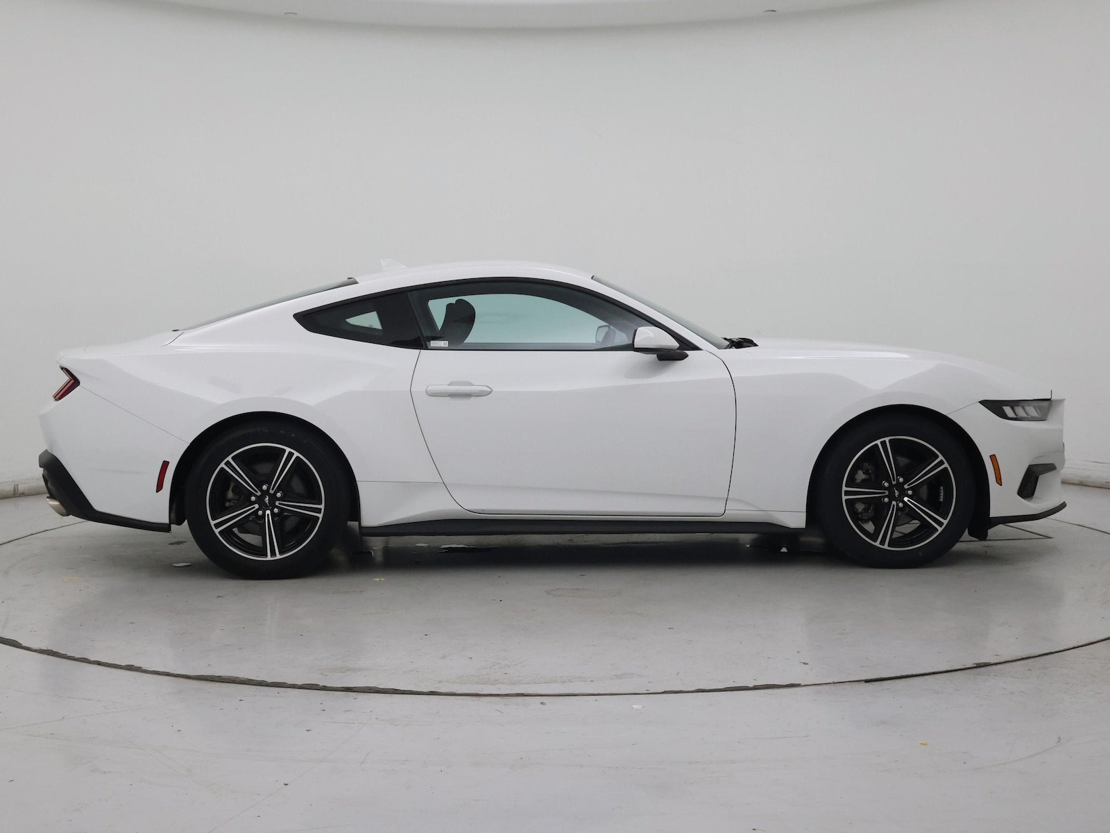 2024 Ford Mustang EcoBoost - Photo 8