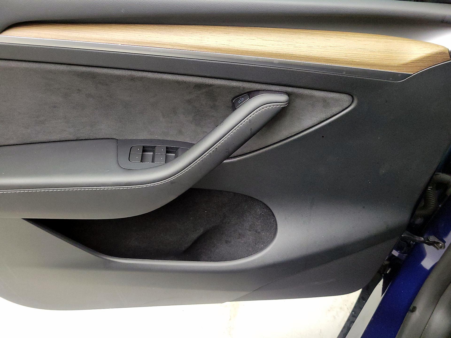 Thumbnail: 2023 Tesla Model Y - 12