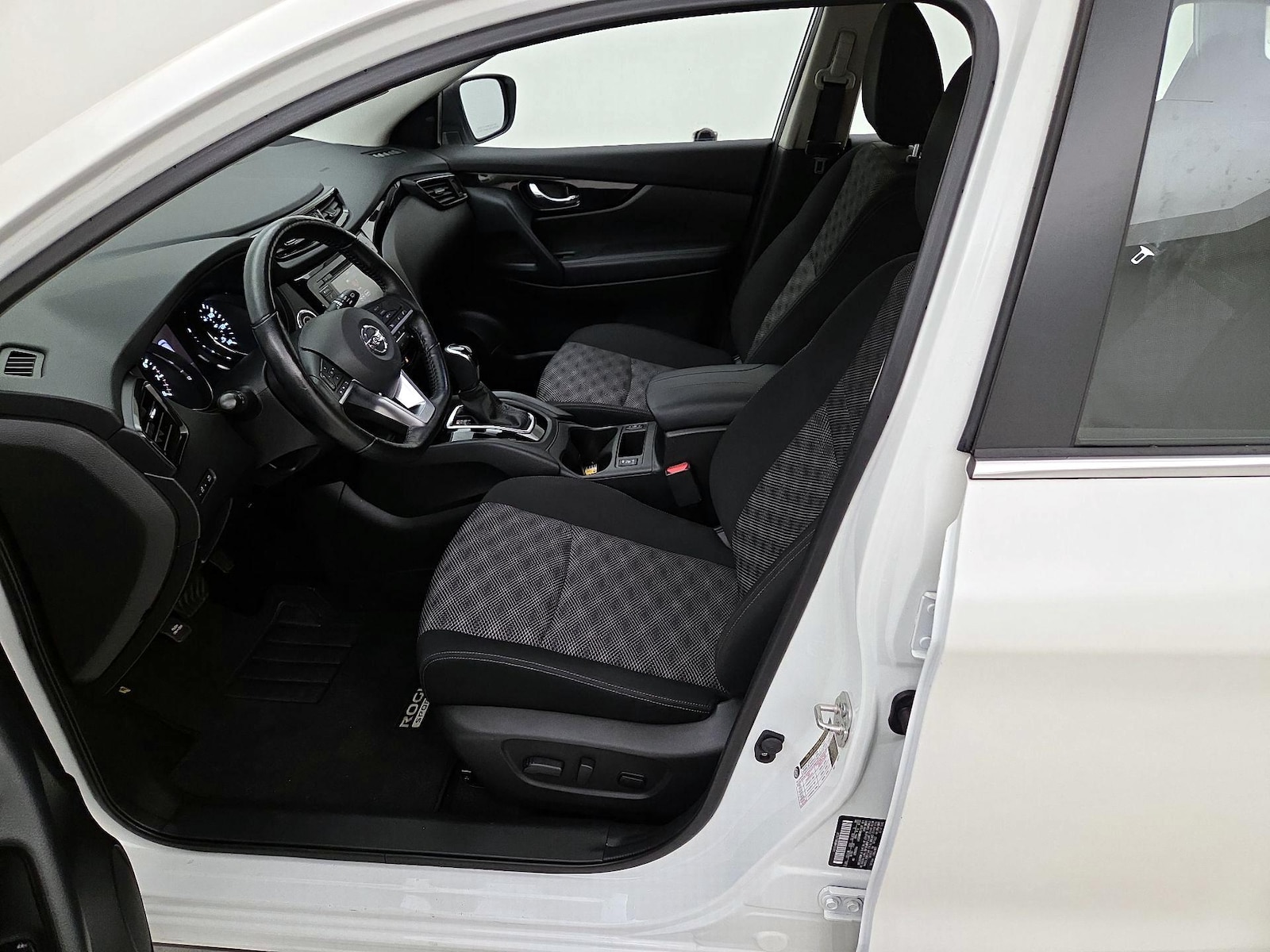 2021 Nissan Rogue Sport SV - Photo 12