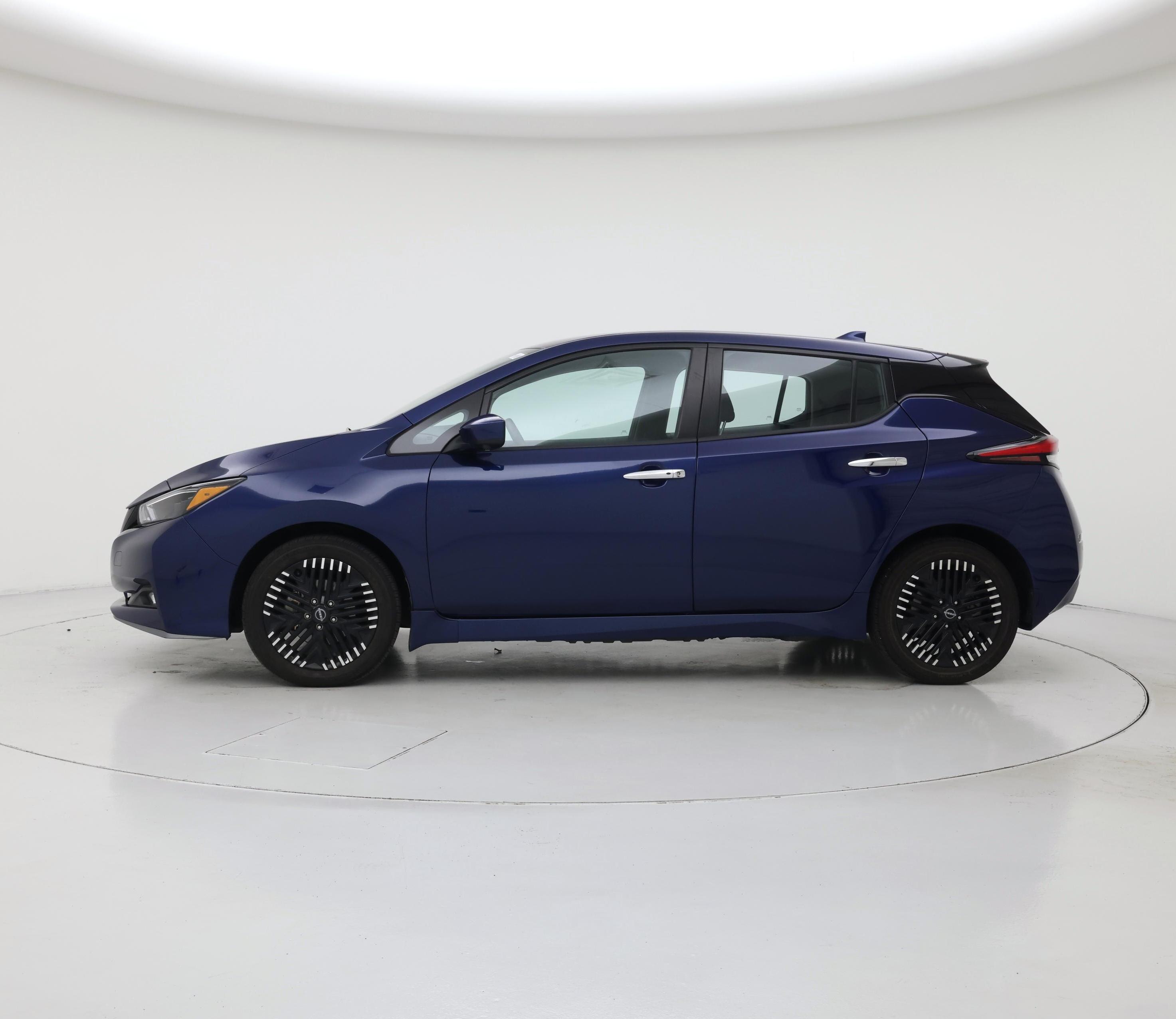 Thumbnail: 2024 Nissan Leaf - 3