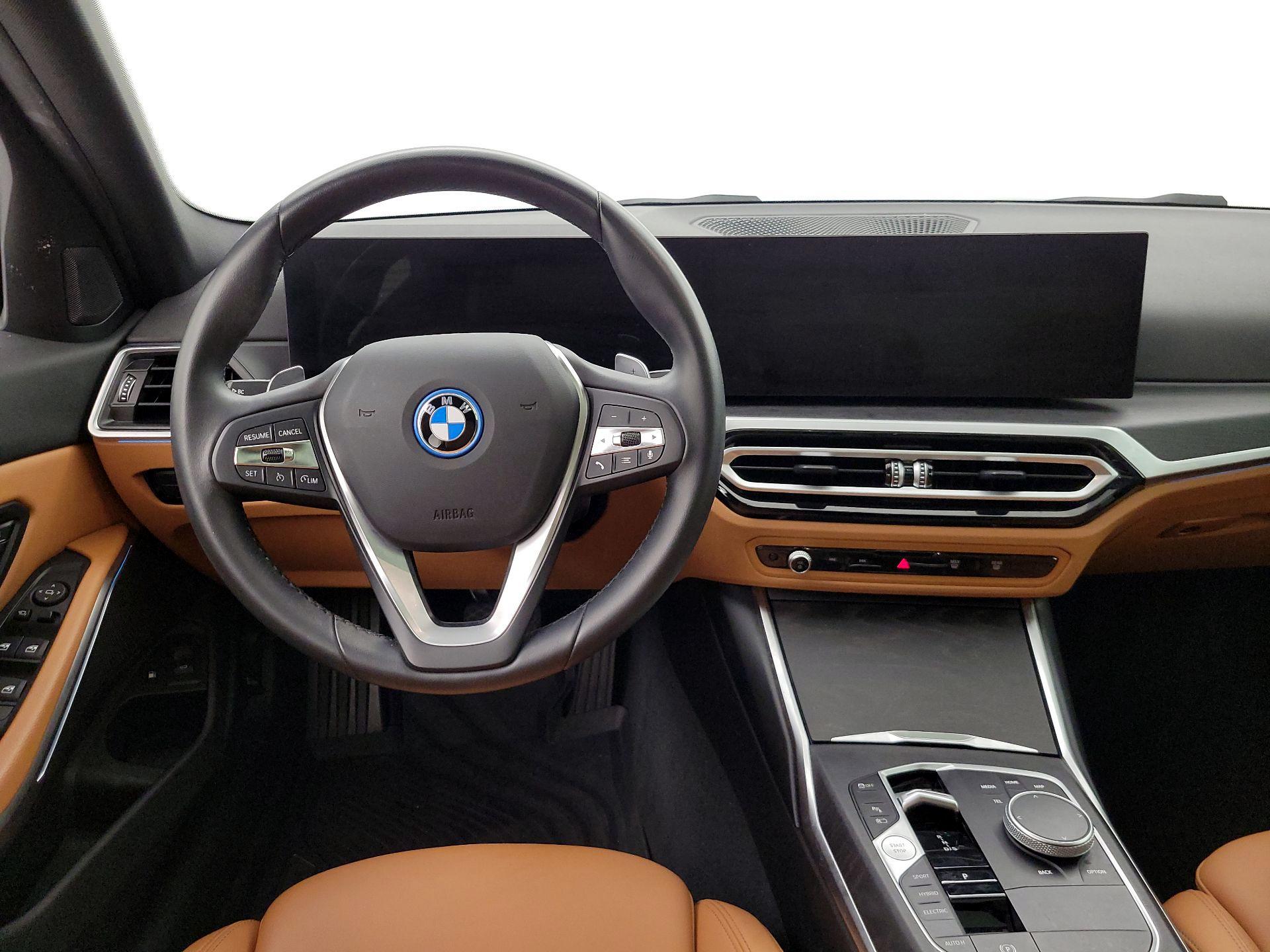 Thumbnail: 2023 BMW 3 Series - 10
