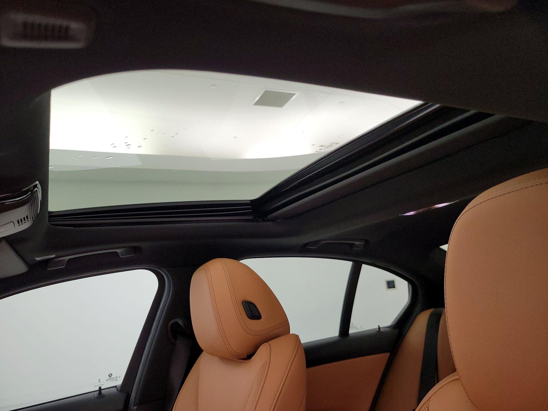 Thumbnail: 2023 BMW 3 Series - 20