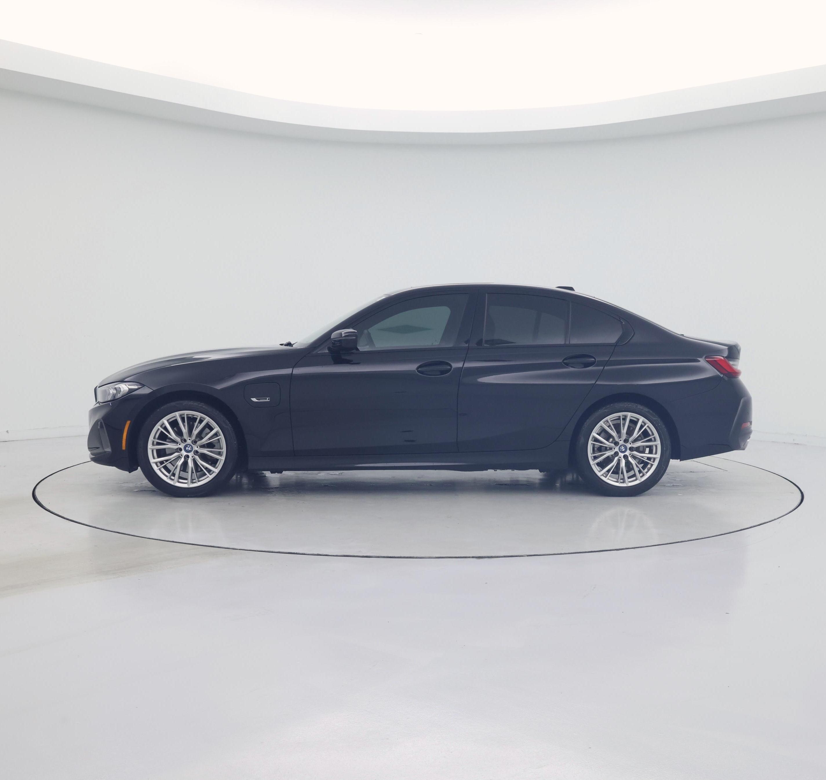 Thumbnail: 2023 BMW 3 Series - 3