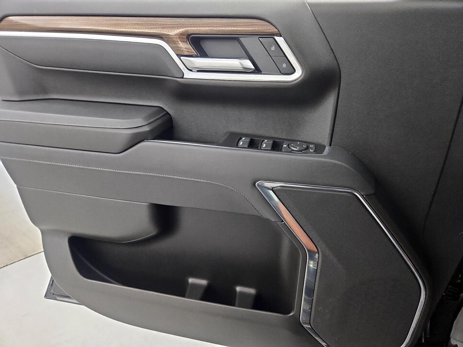 Thumbnail: 2025 Chevrolet Silverado 1500 - 12