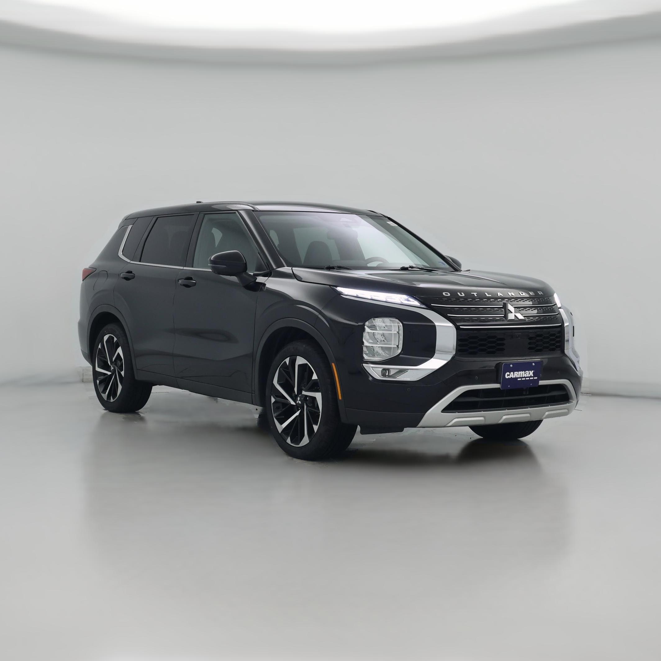 Thumbnail: 2022 Mitsubishi Outlander - 1