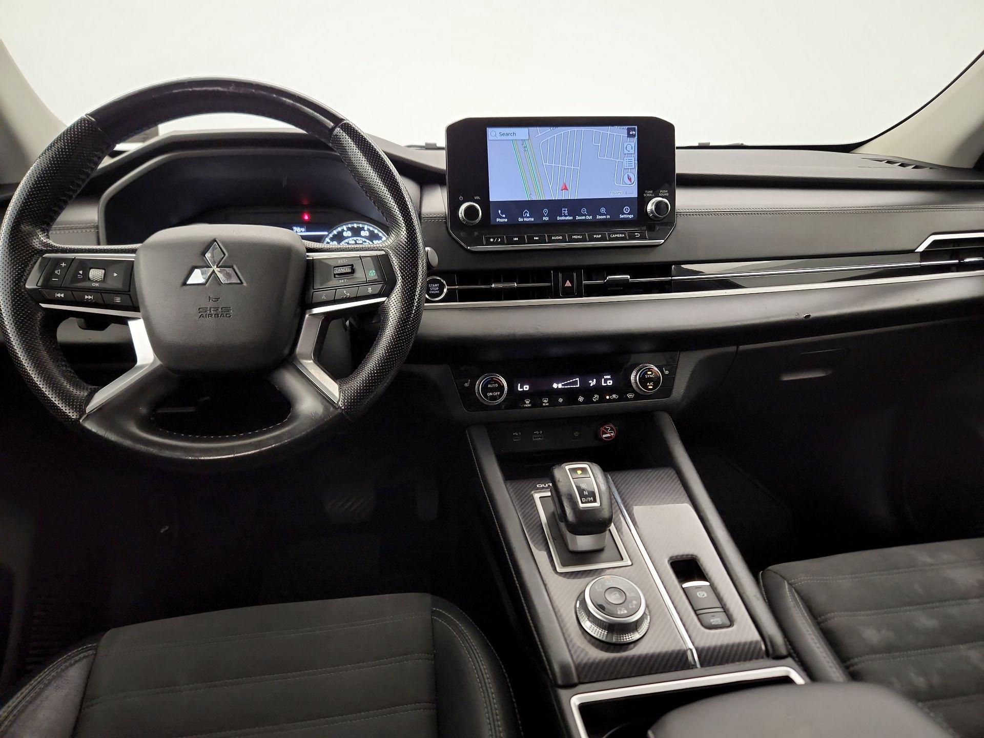 Thumbnail: 2022 Mitsubishi Outlander - 9