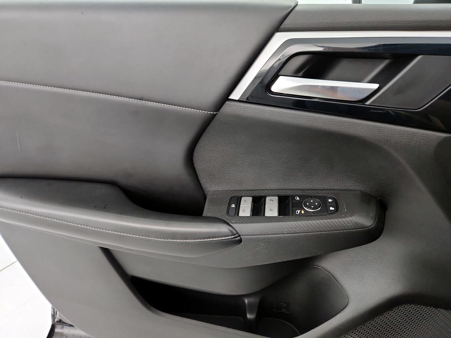 Thumbnail: 2022 Mitsubishi Outlander - 12