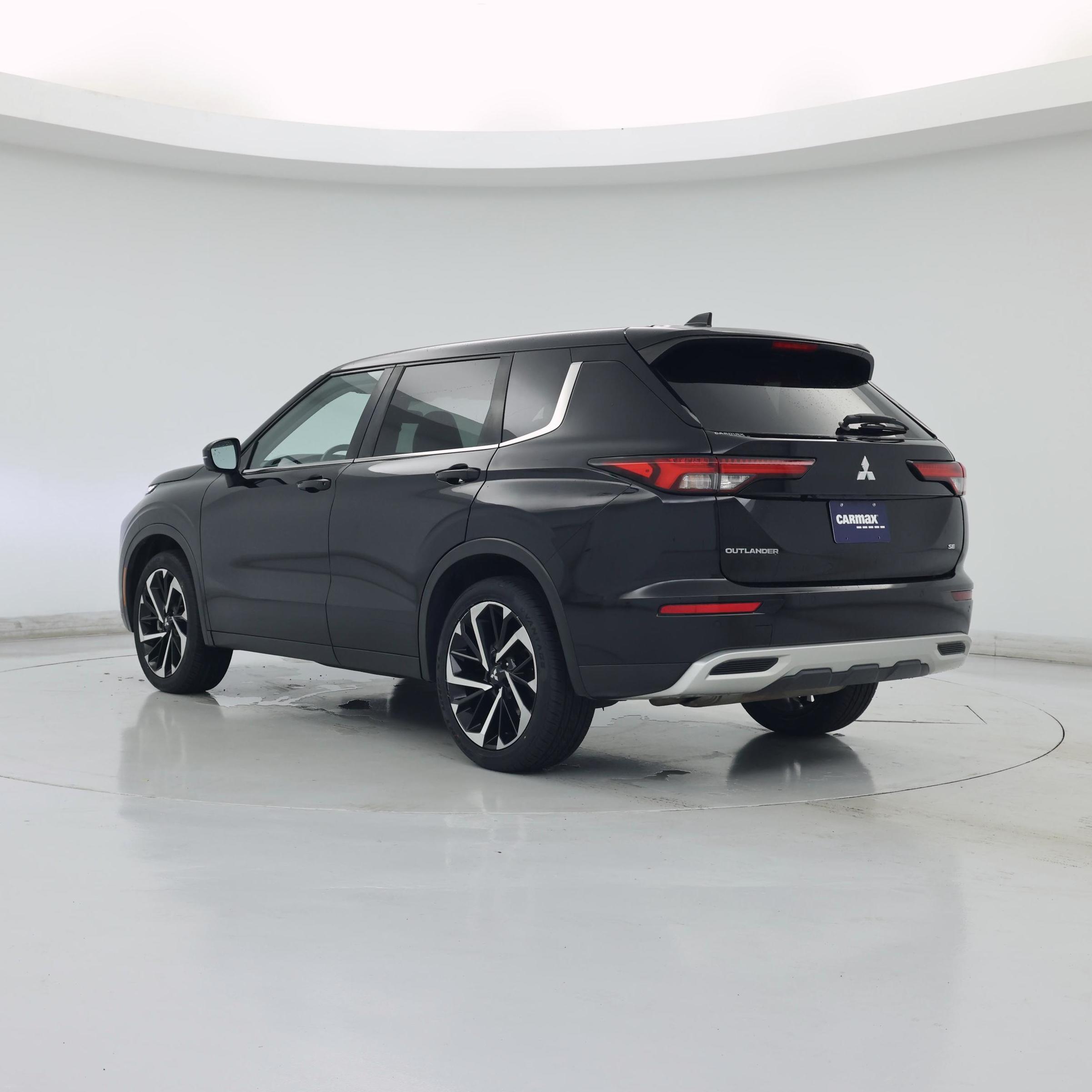 Thumbnail: 2022 Mitsubishi Outlander - 2