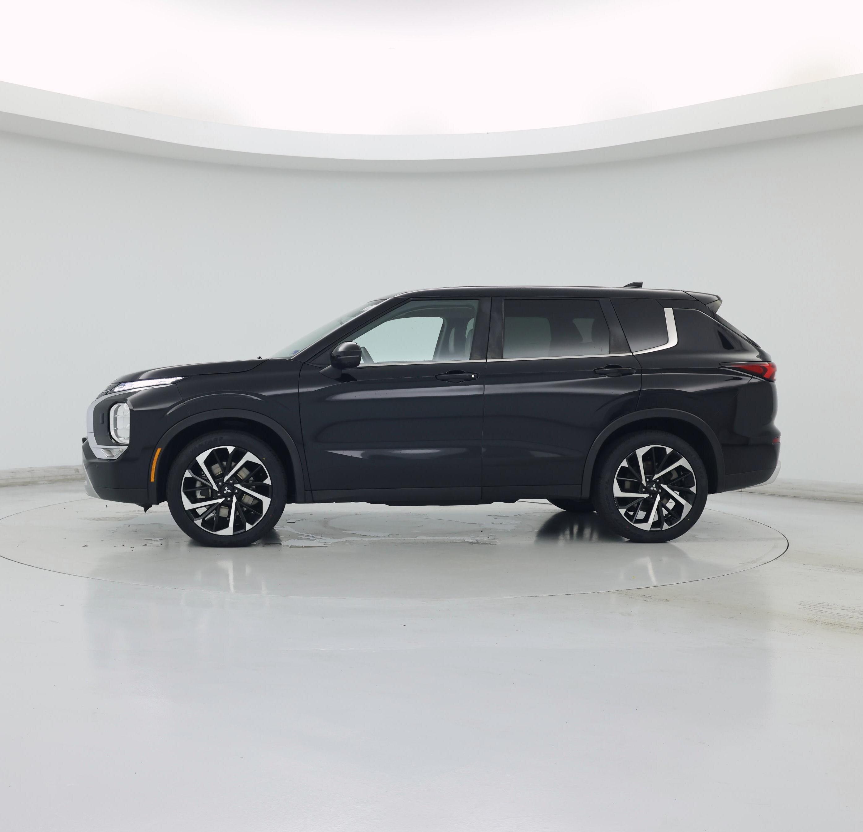 Thumbnail: 2022 Mitsubishi Outlander - 3