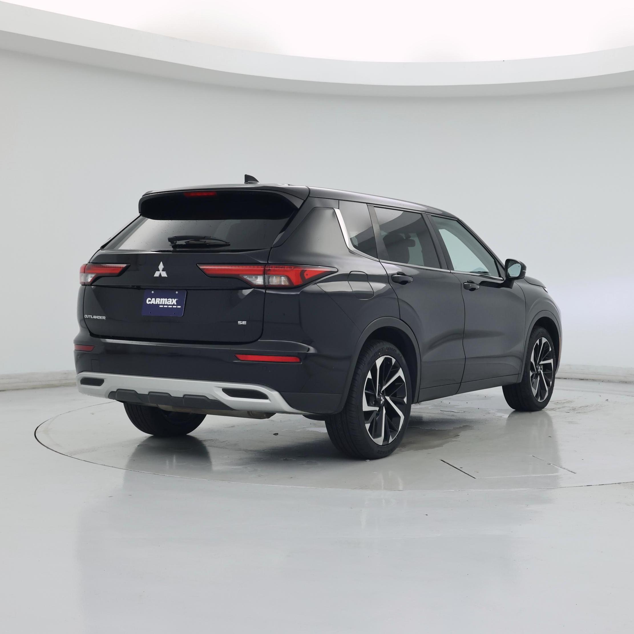 Thumbnail: 2022 Mitsubishi Outlander - 8
