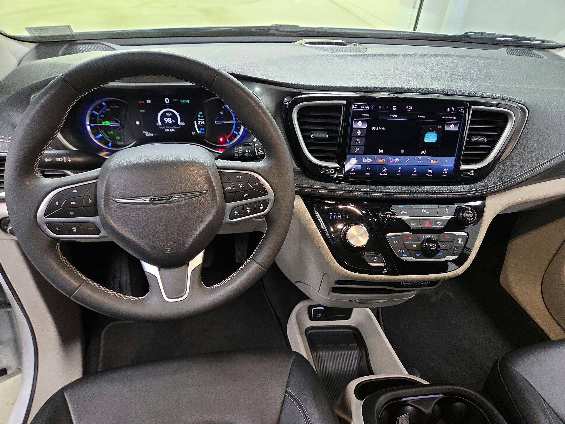 Thumbnail: 2024 Chrysler Pacifica - 9