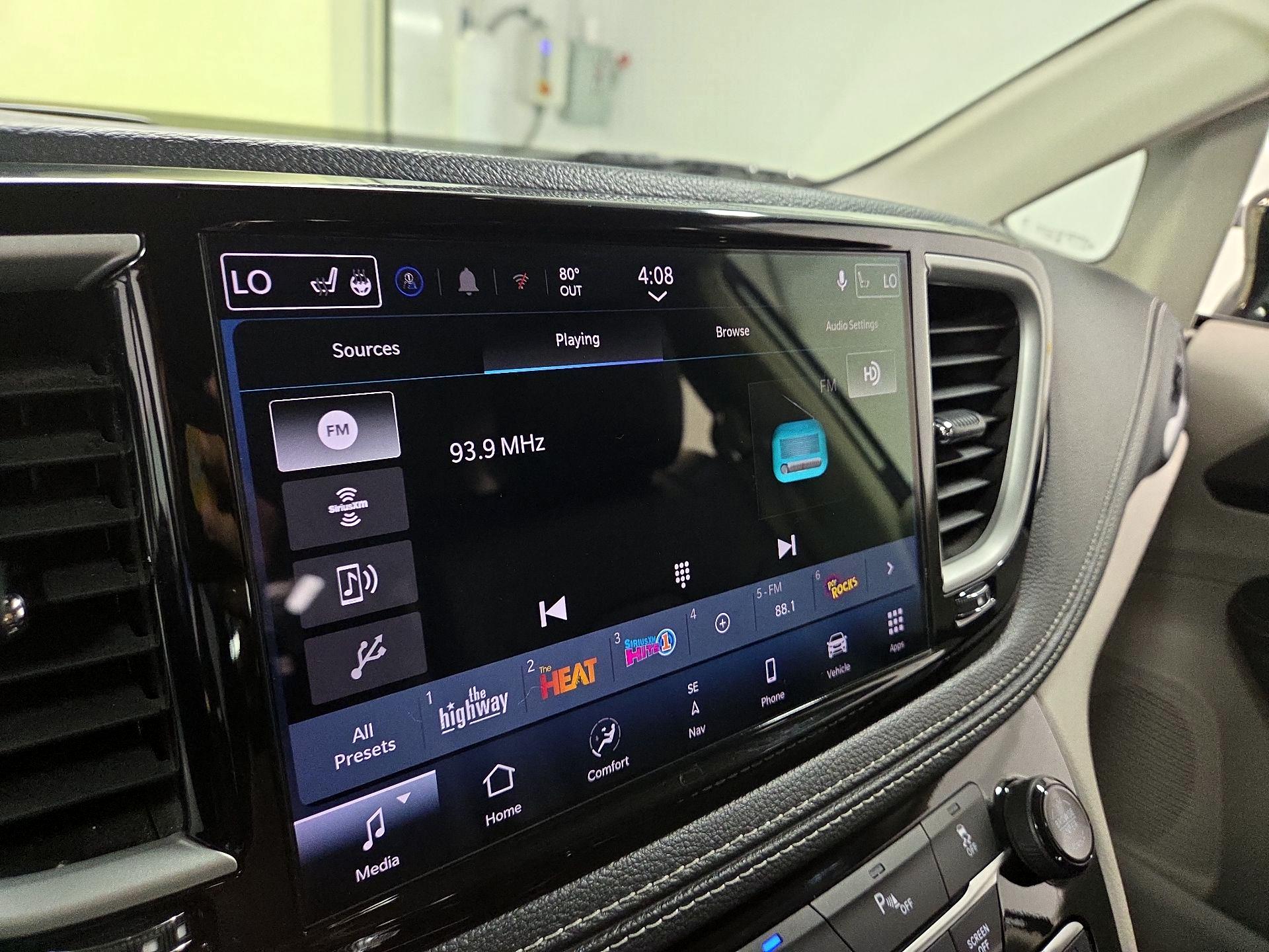 Thumbnail: 2024 Chrysler Pacifica - 13