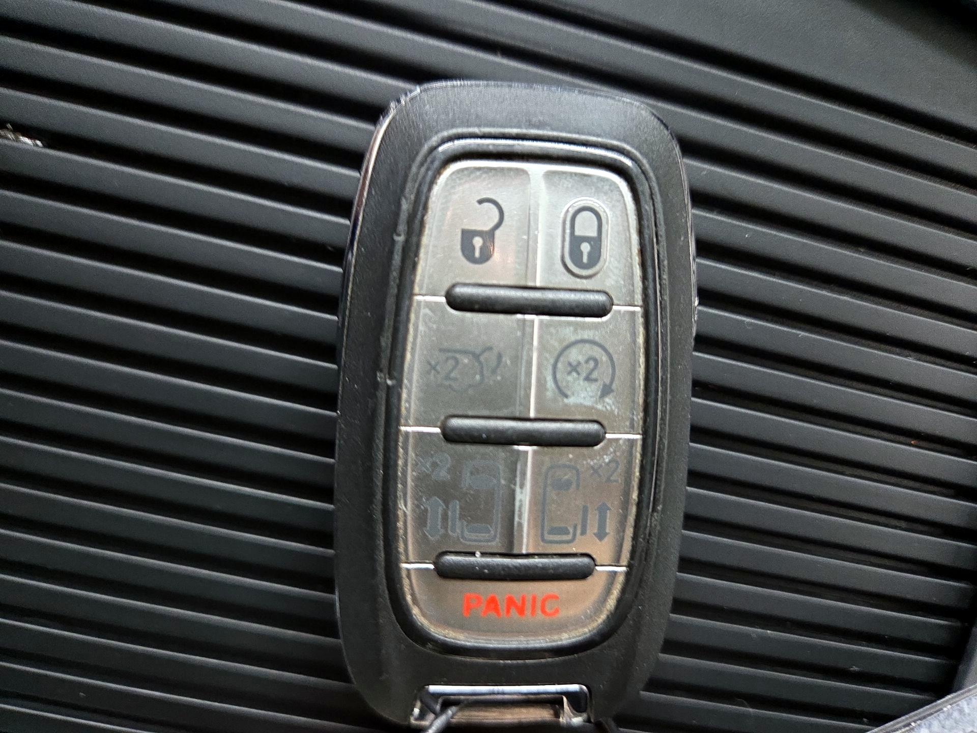 Thumbnail: 2024 Chrysler Pacifica - 18