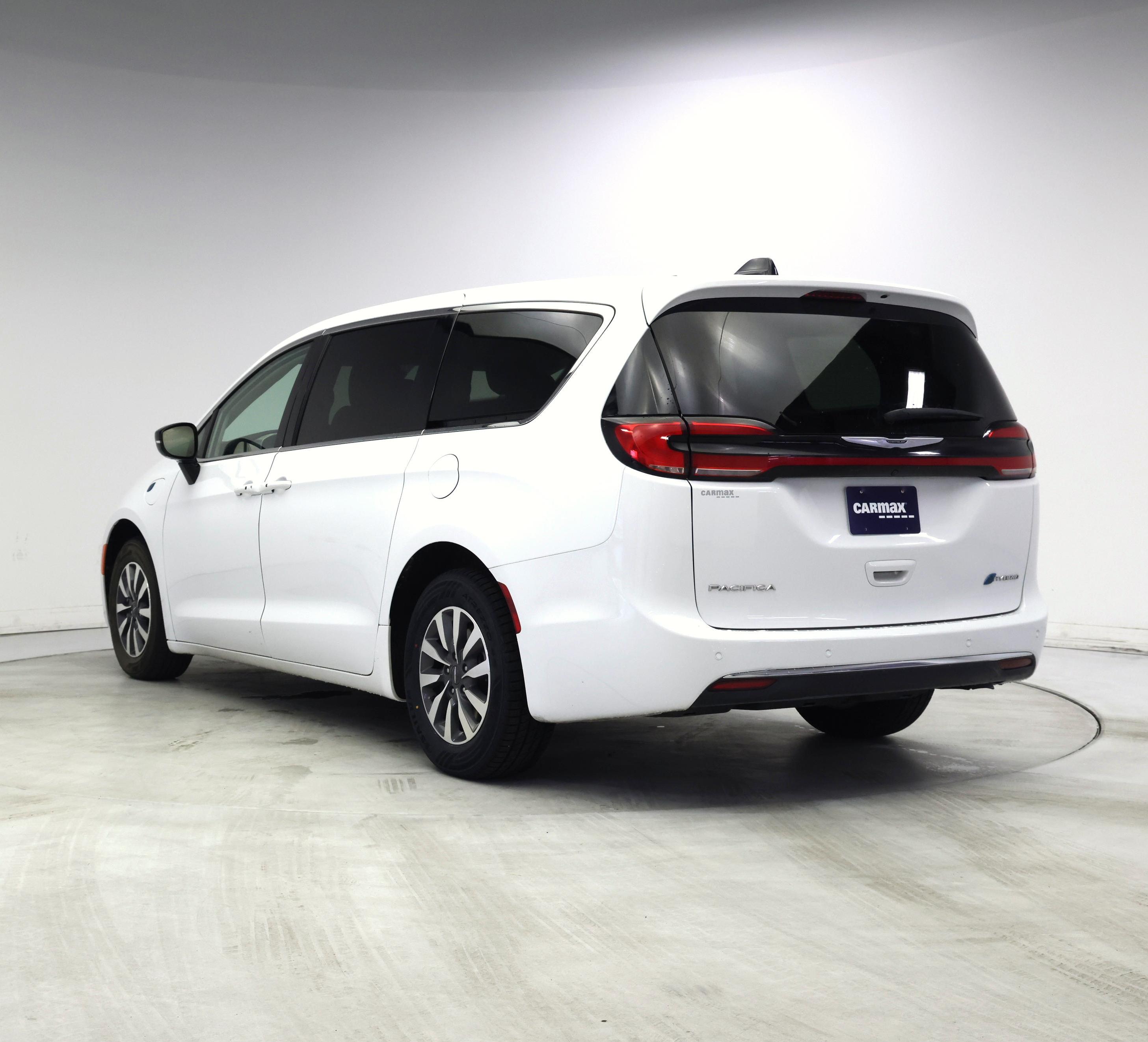 Thumbnail: 2024 Chrysler Pacifica - 2