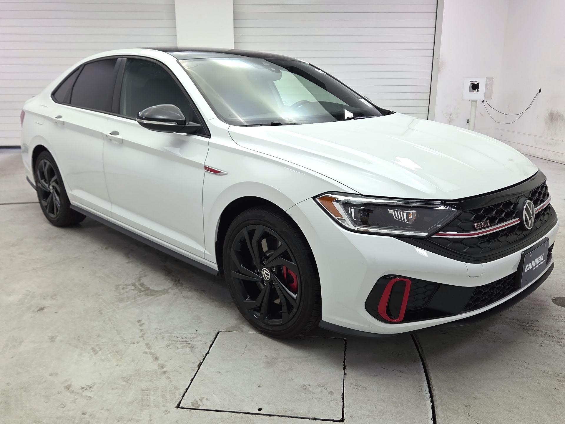 Thumbnail: 2024 Volkswagen Jetta - 1