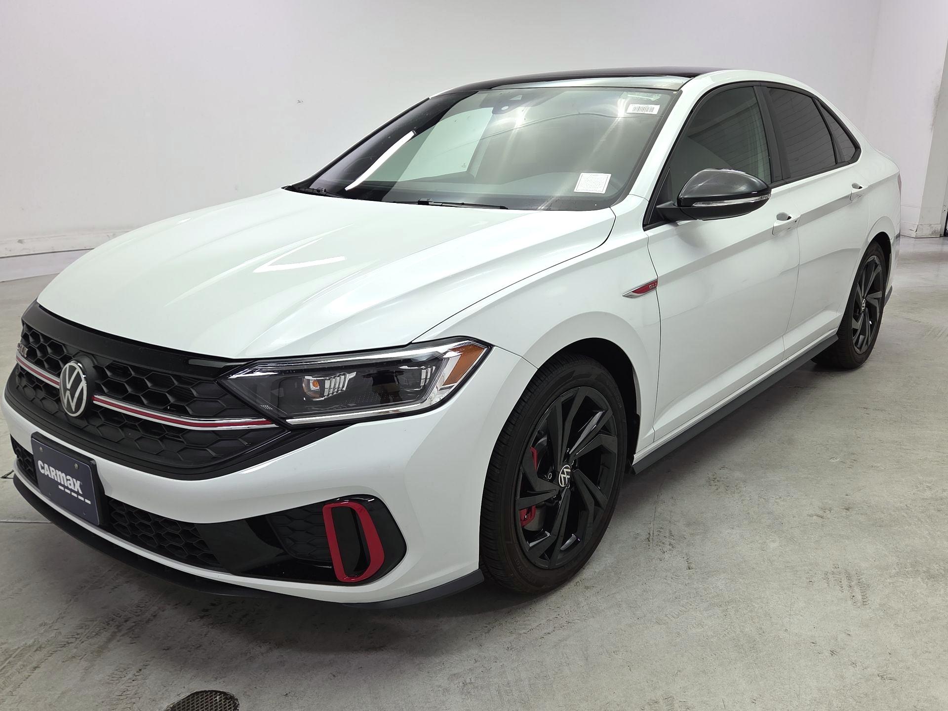Thumbnail: 2024 Volkswagen Jetta - 3