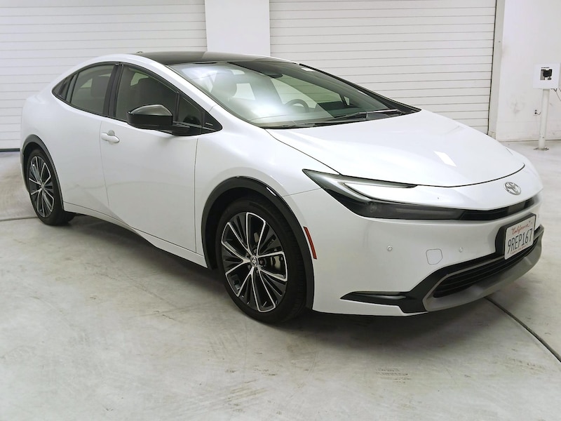 2025 Toyota Prius LE