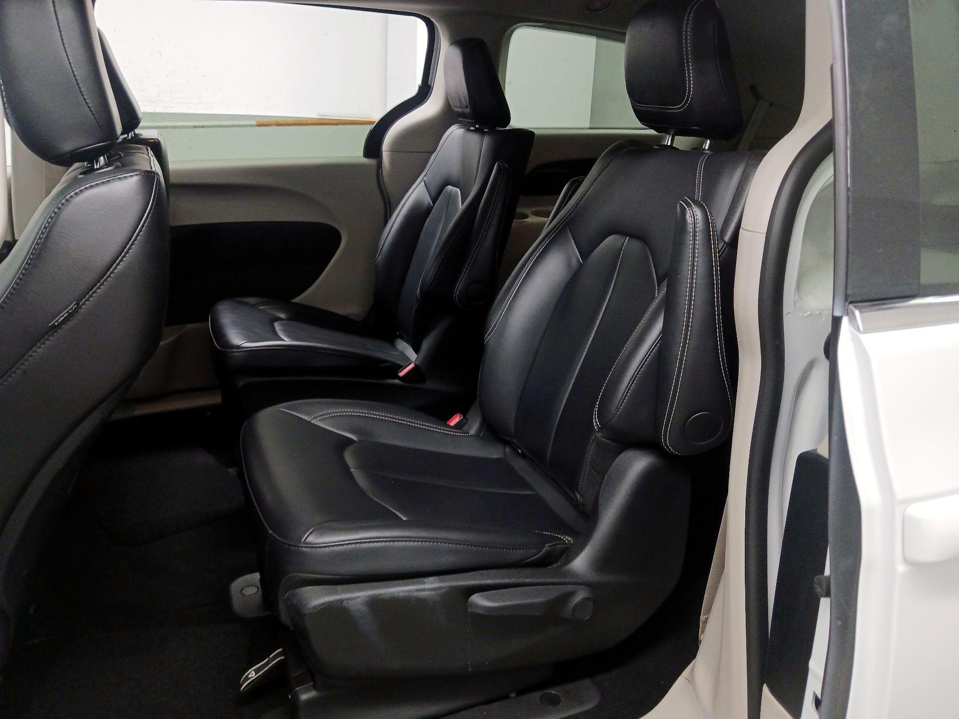 Thumbnail: 2024 Chrysler Pacifica - 18