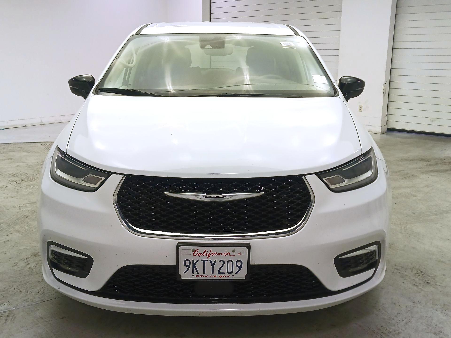 Thumbnail: 2024 Chrysler Pacifica - 2