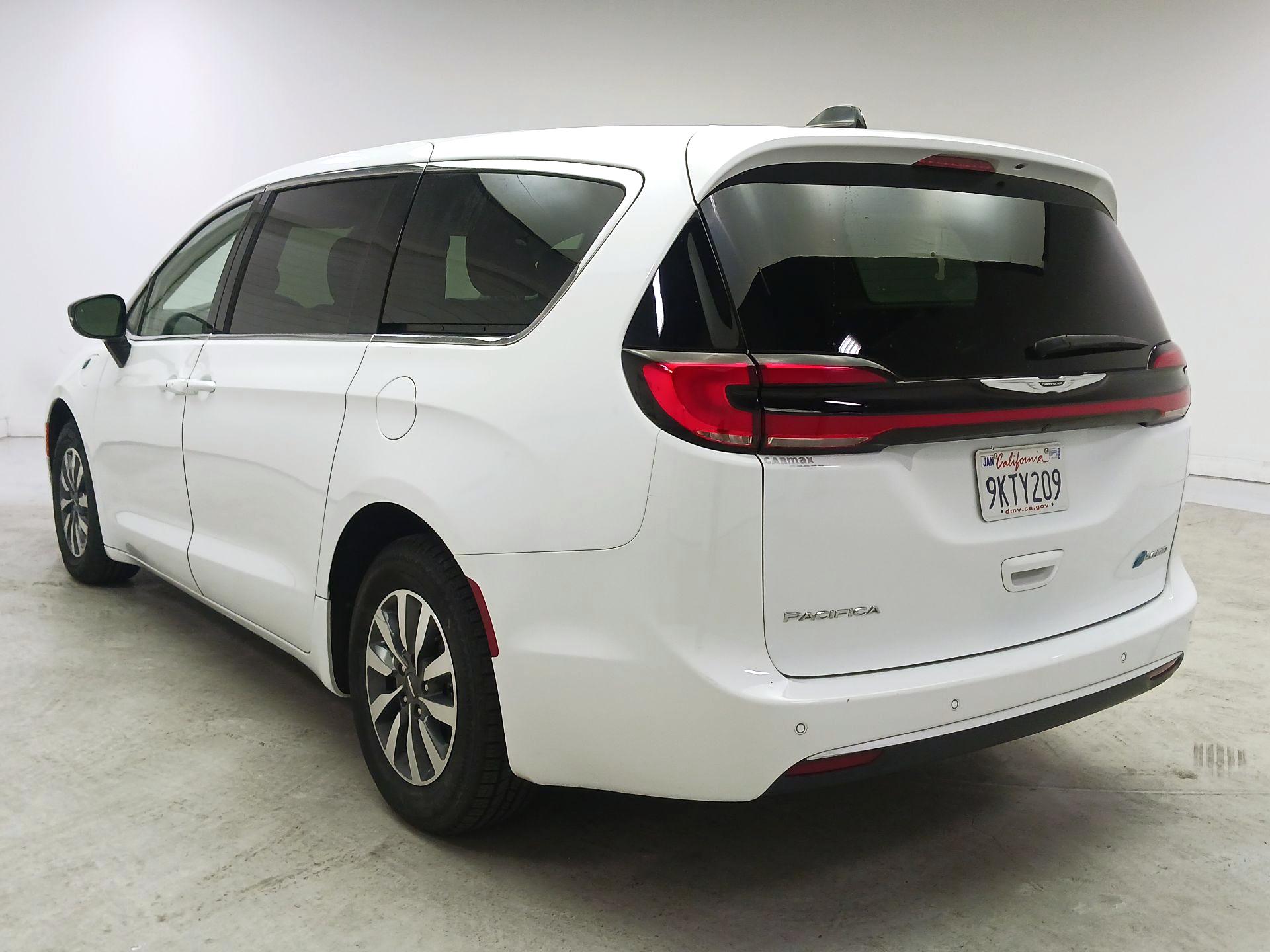 Thumbnail: 2024 Chrysler Pacifica - 7