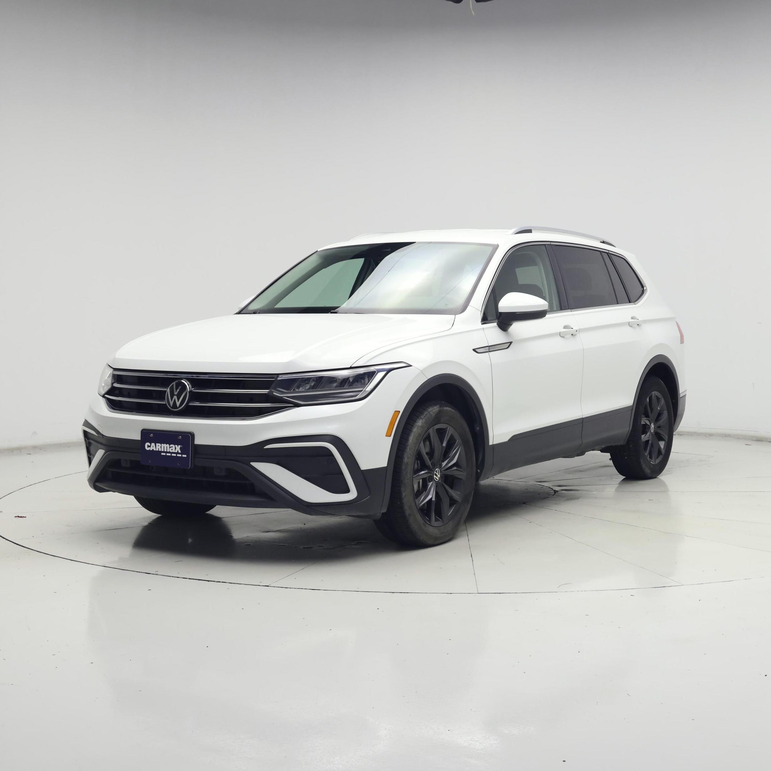 Thumbnail: 2024 Volkswagen Tiguan - 4