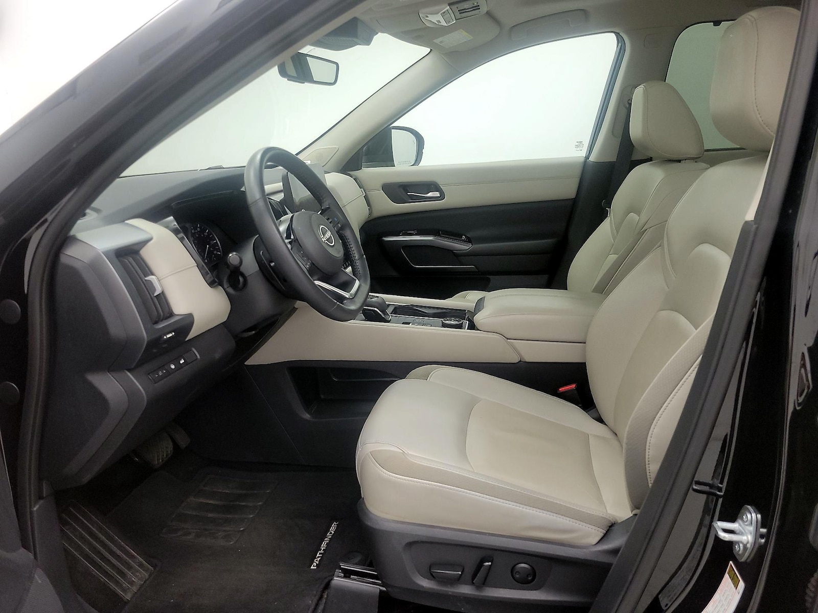 2023 Nissan Pathfinder SL - Photo 12