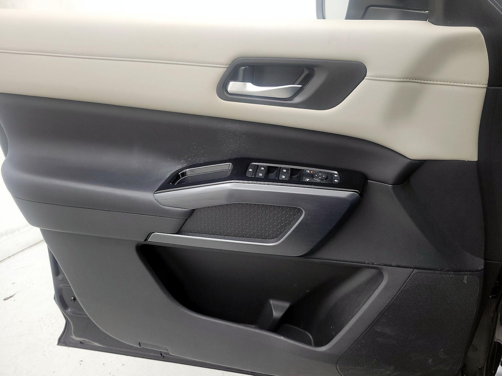 2023 Nissan Pathfinder SL - Photo 13