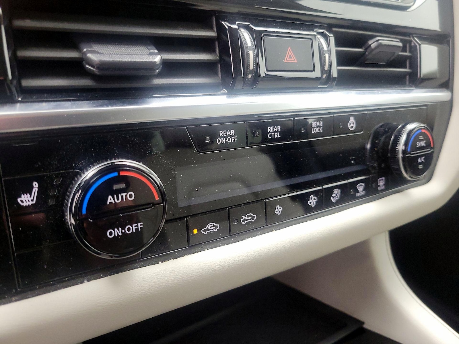 2023 Nissan Pathfinder SL - Photo 18