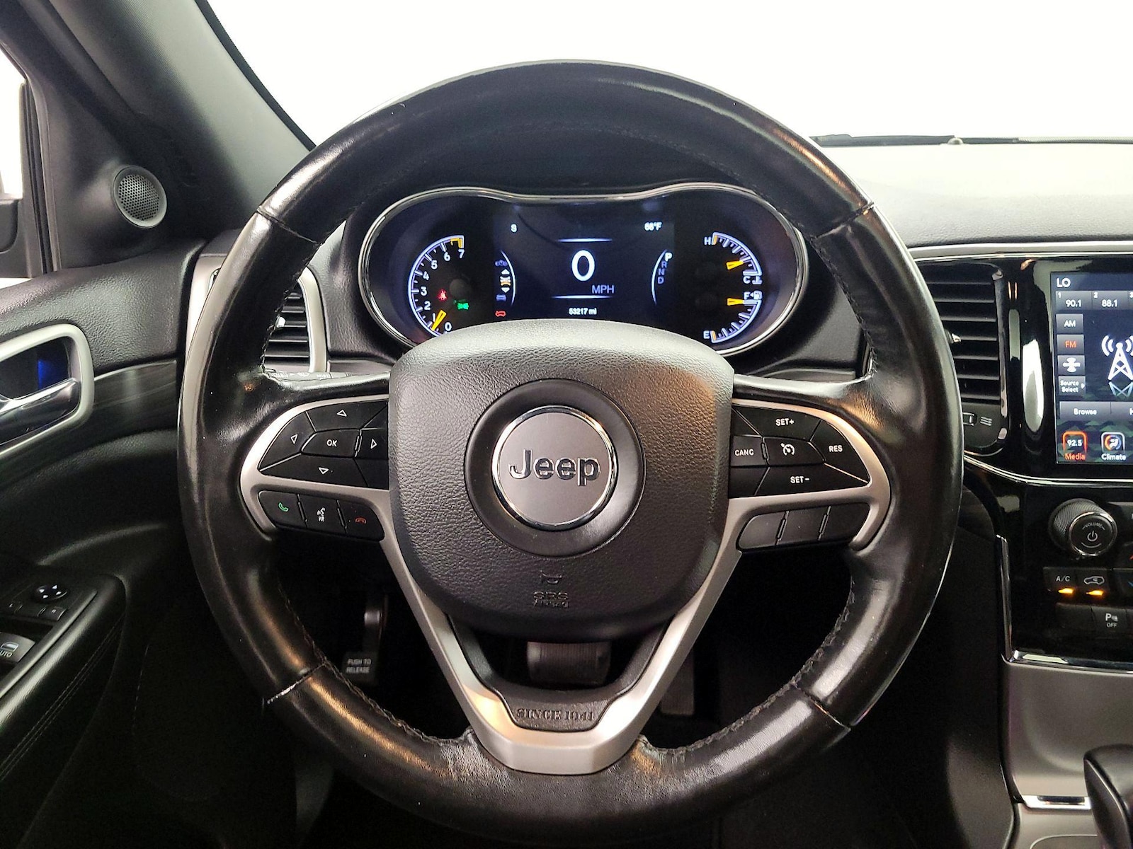 2020 Jeep Grand Cherokee Altitude - Photo 11