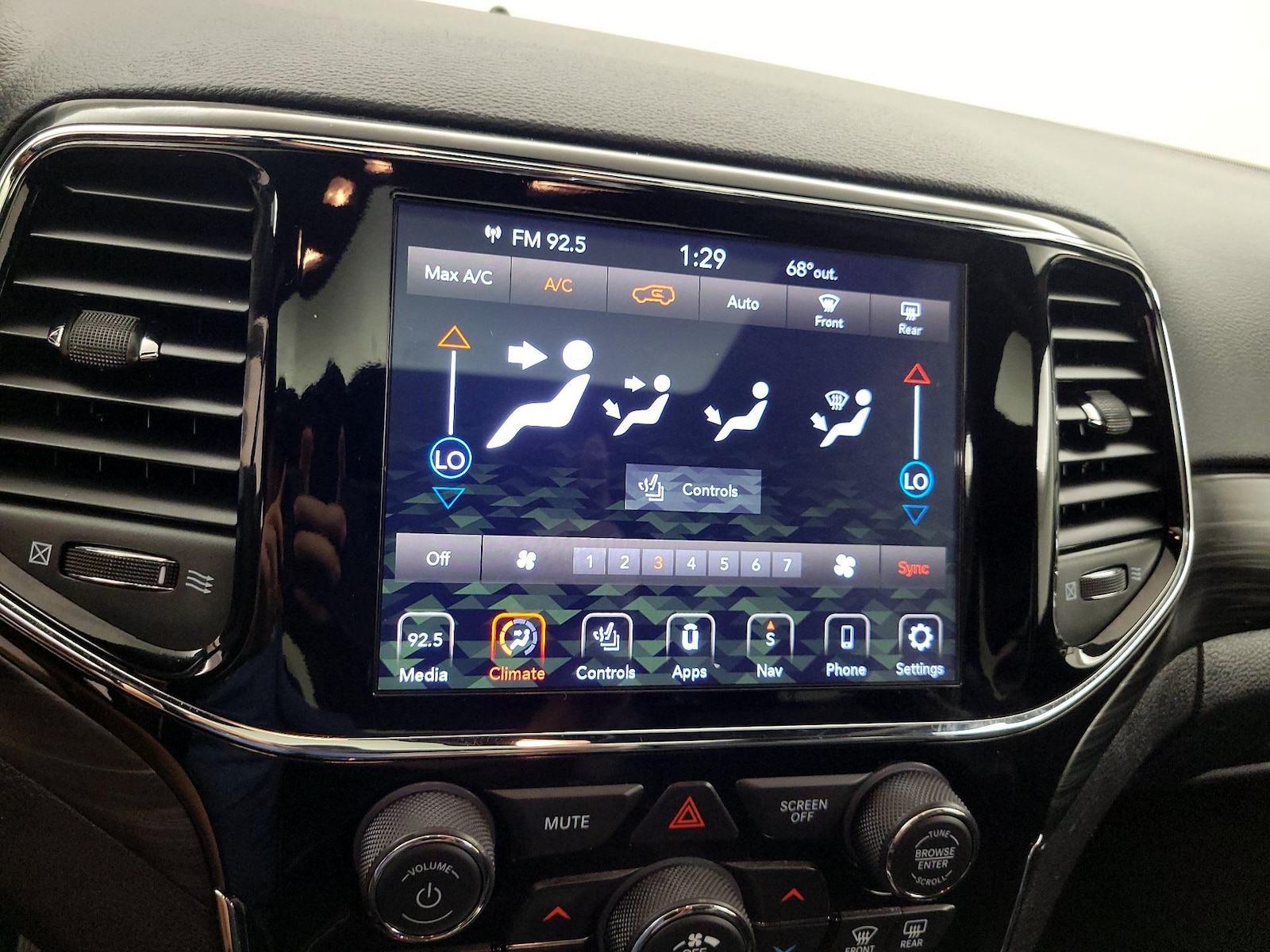 2020 Jeep Grand Cherokee Altitude - Photo 18