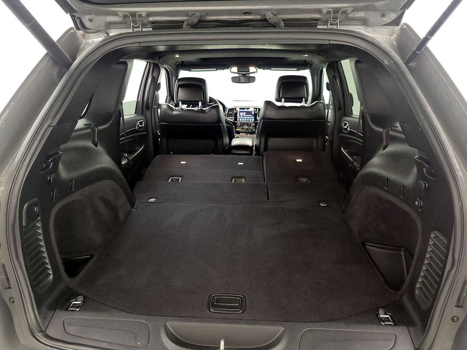 2020 Jeep Grand Cherokee Altitude - Photo 24