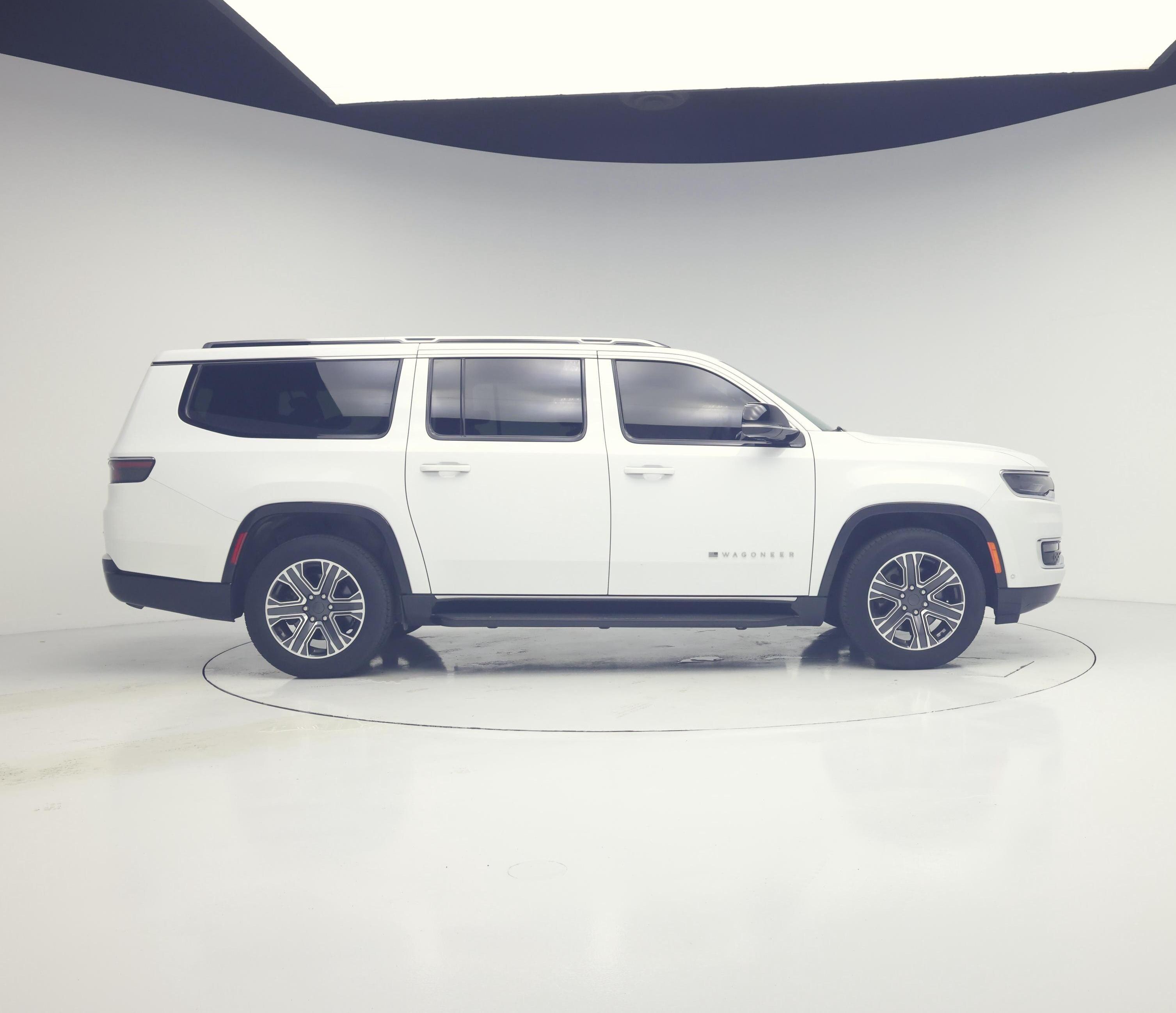 Thumbnail: 2023 Jeep Wagoneer - 7