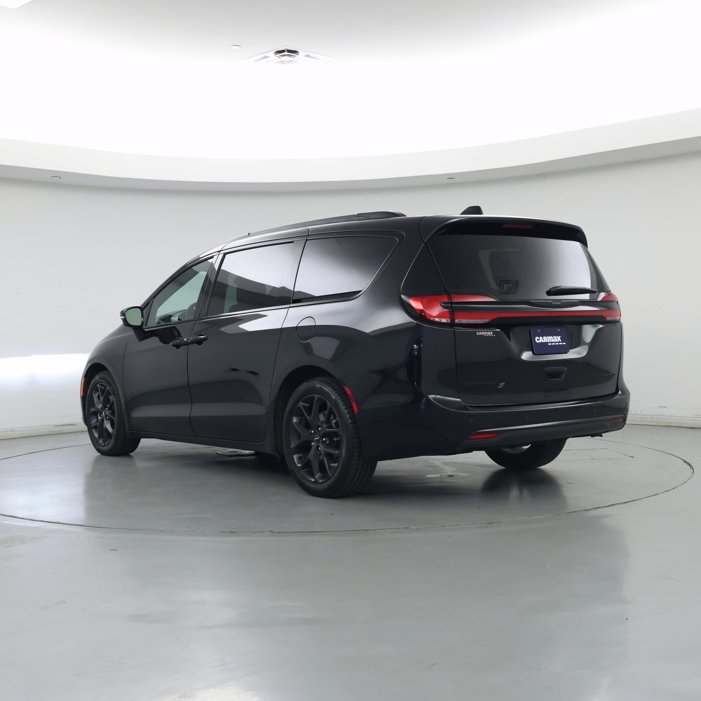 Thumbnail: 2023 Chrysler Pacifica - 2