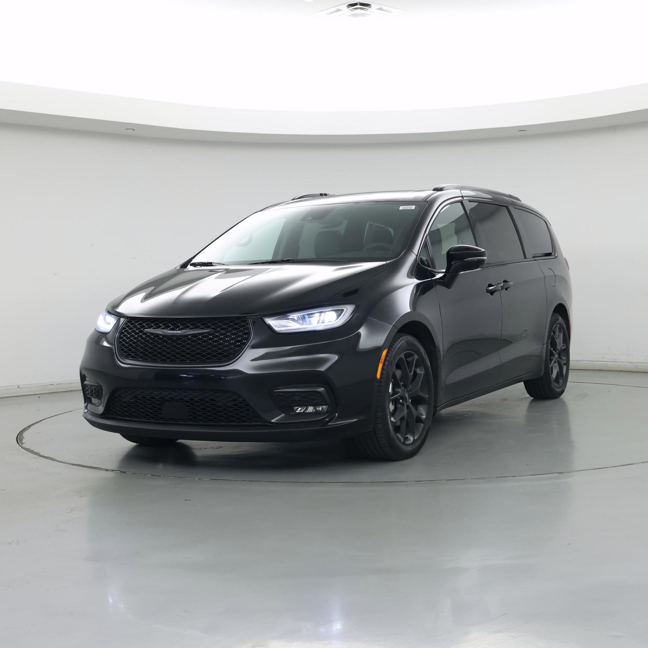 Thumbnail: 2023 Chrysler Pacifica - 4
